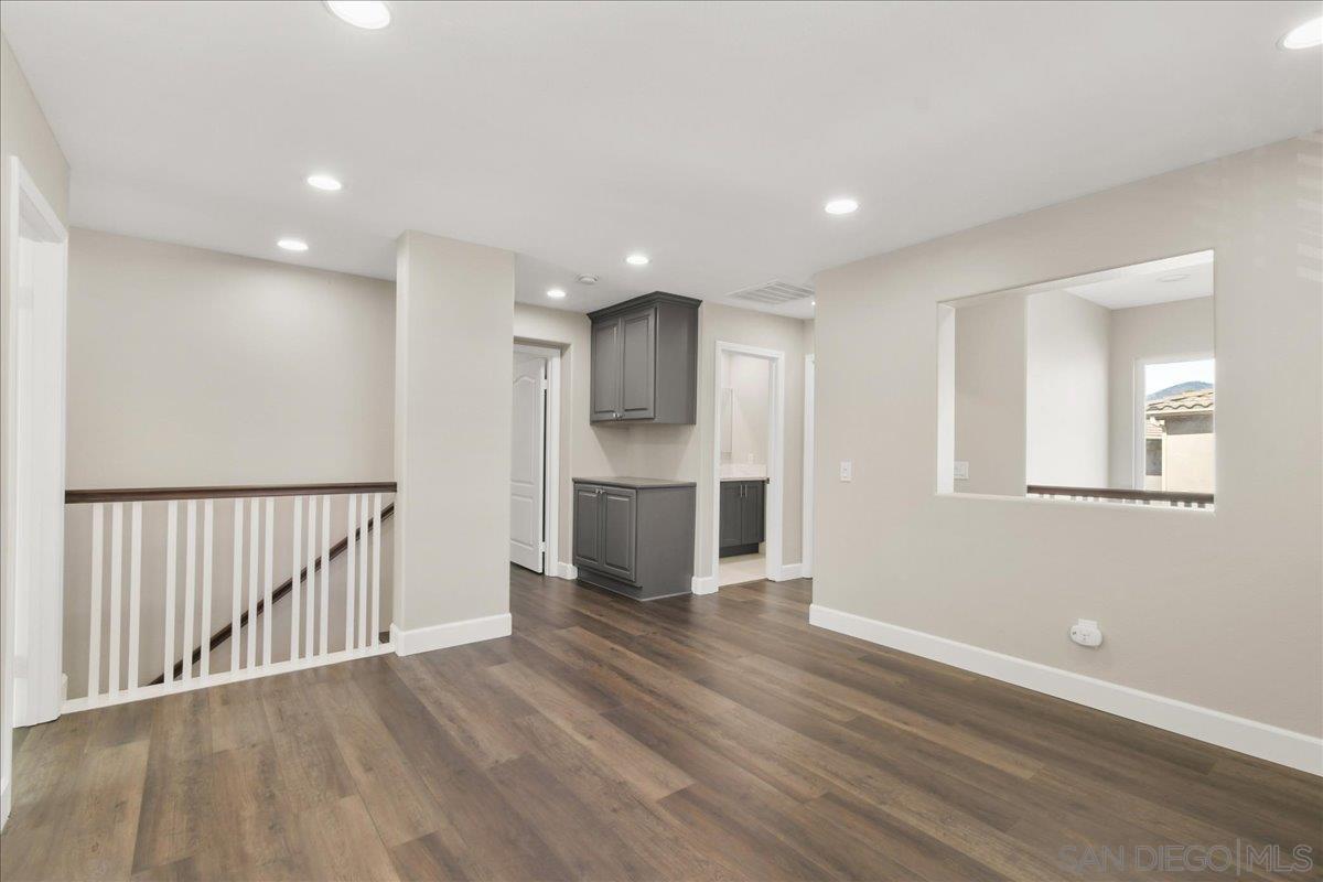 Detail Gallery Image 15 of 30 For 1414  Blackstone Ave, Chula Vista,  CA 91915 - 3 Beds | 2/1 Baths