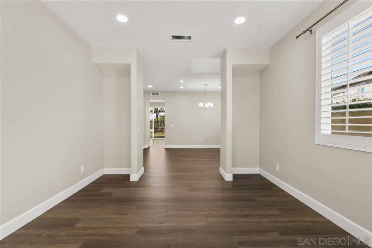 Detail Gallery Image 6 of 30 For 1414  Blackstone Ave, Chula Vista,  CA 91915 - 3 Beds | 2/1 Baths