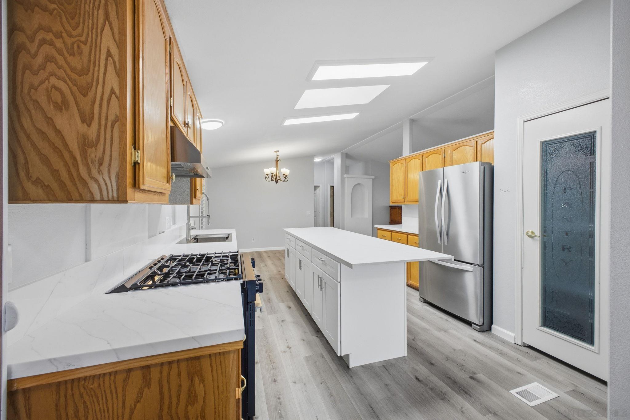 Detail Gallery Image 10 of 69 For 450 E Bradley Ave  #151,  El Cajon,  CA 92021 - 3 Beds | 2 Baths