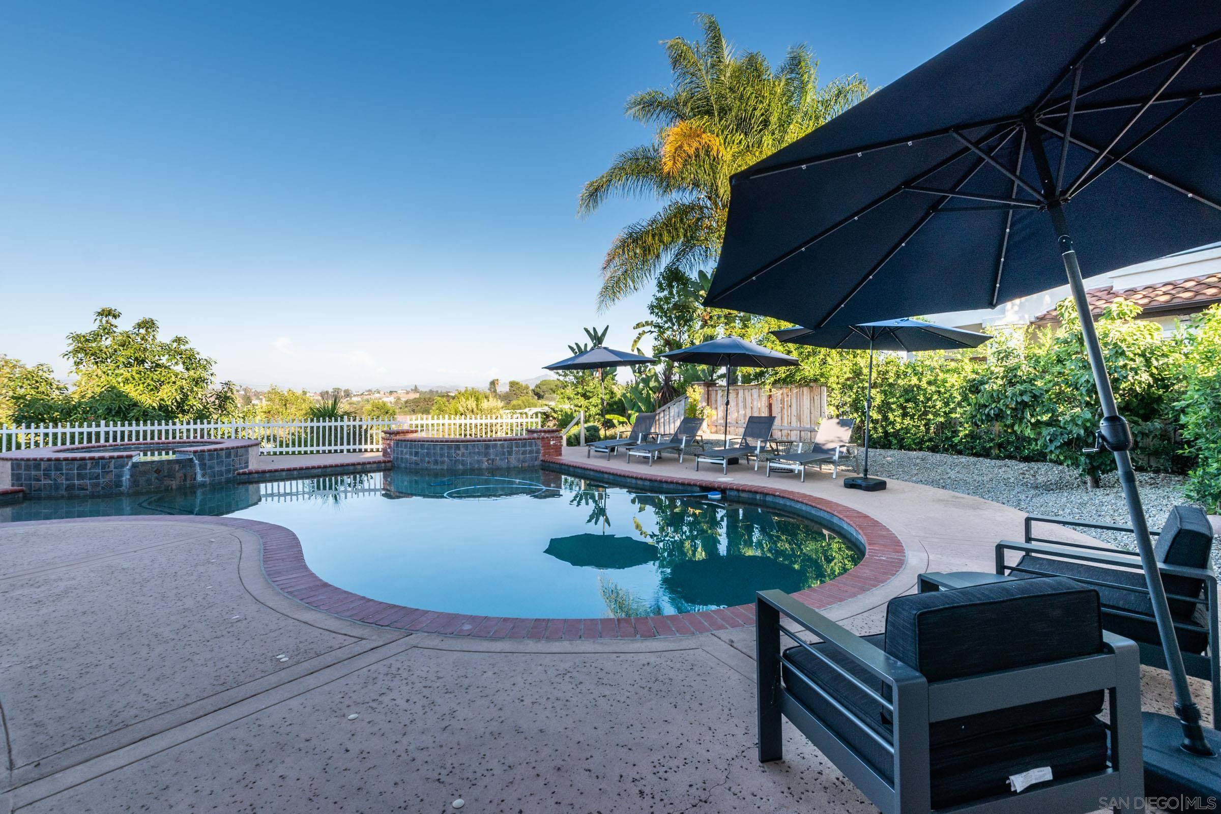 Detail Gallery Image 2 of 58 For 2340  Lomica Pl, Escondido,  CA 92029 - 6 Beds | 4 Baths