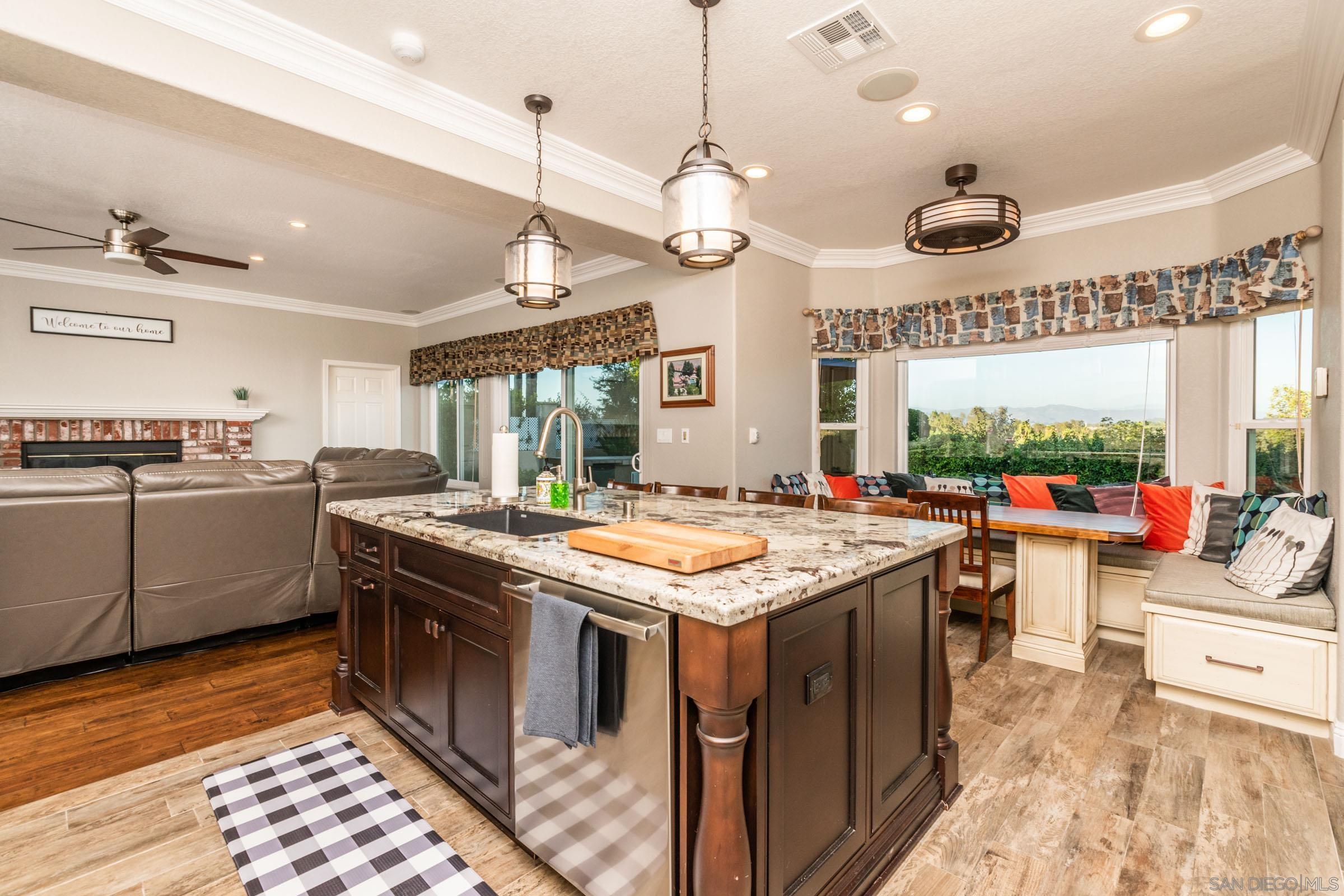 Detail Gallery Image 20 of 58 For 2340  Lomica Pl, Escondido,  CA 92029 - 6 Beds | 4 Baths