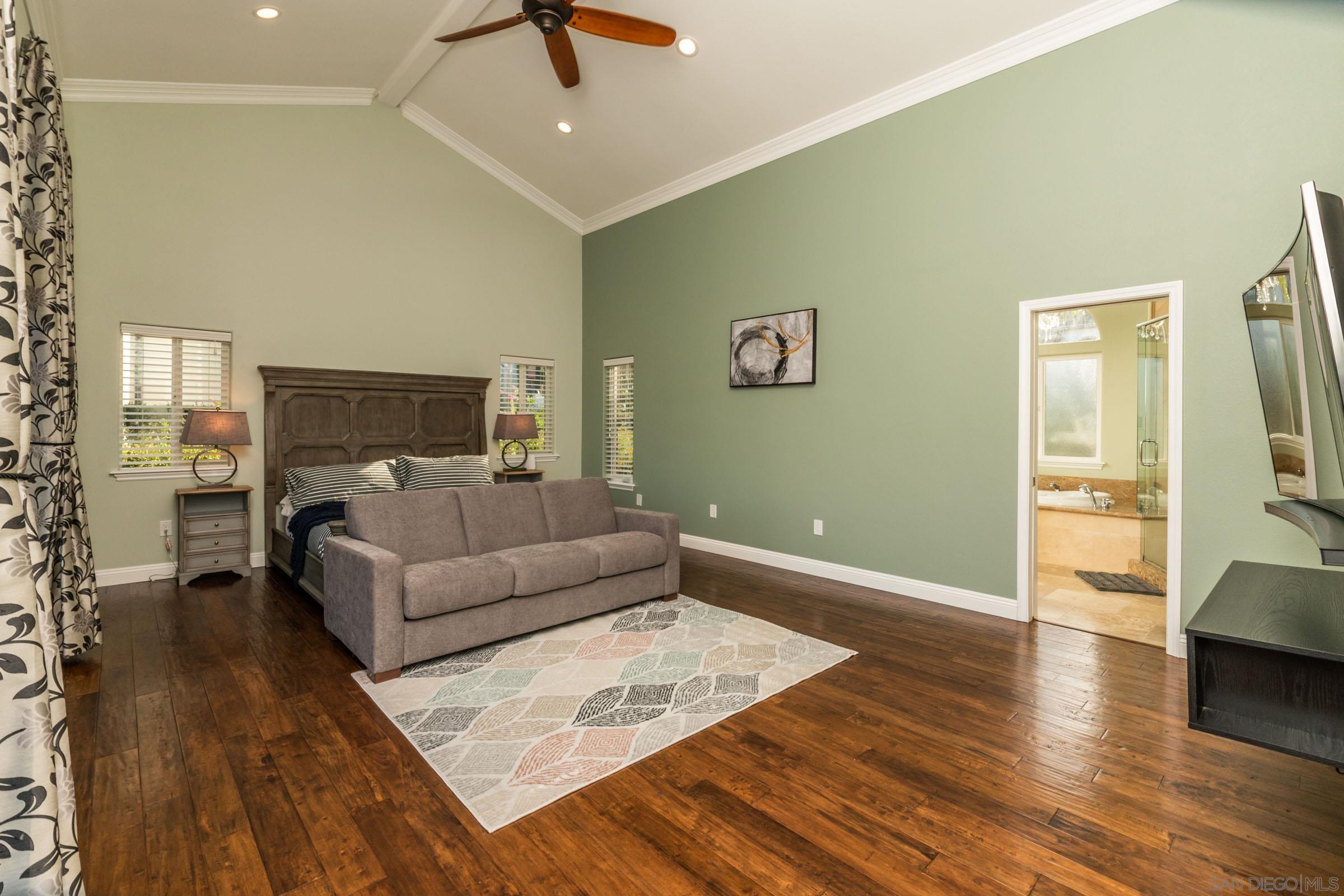 Detail Gallery Image 25 of 58 For 2340  Lomica Pl, Escondido,  CA 92029 - 6 Beds | 4 Baths