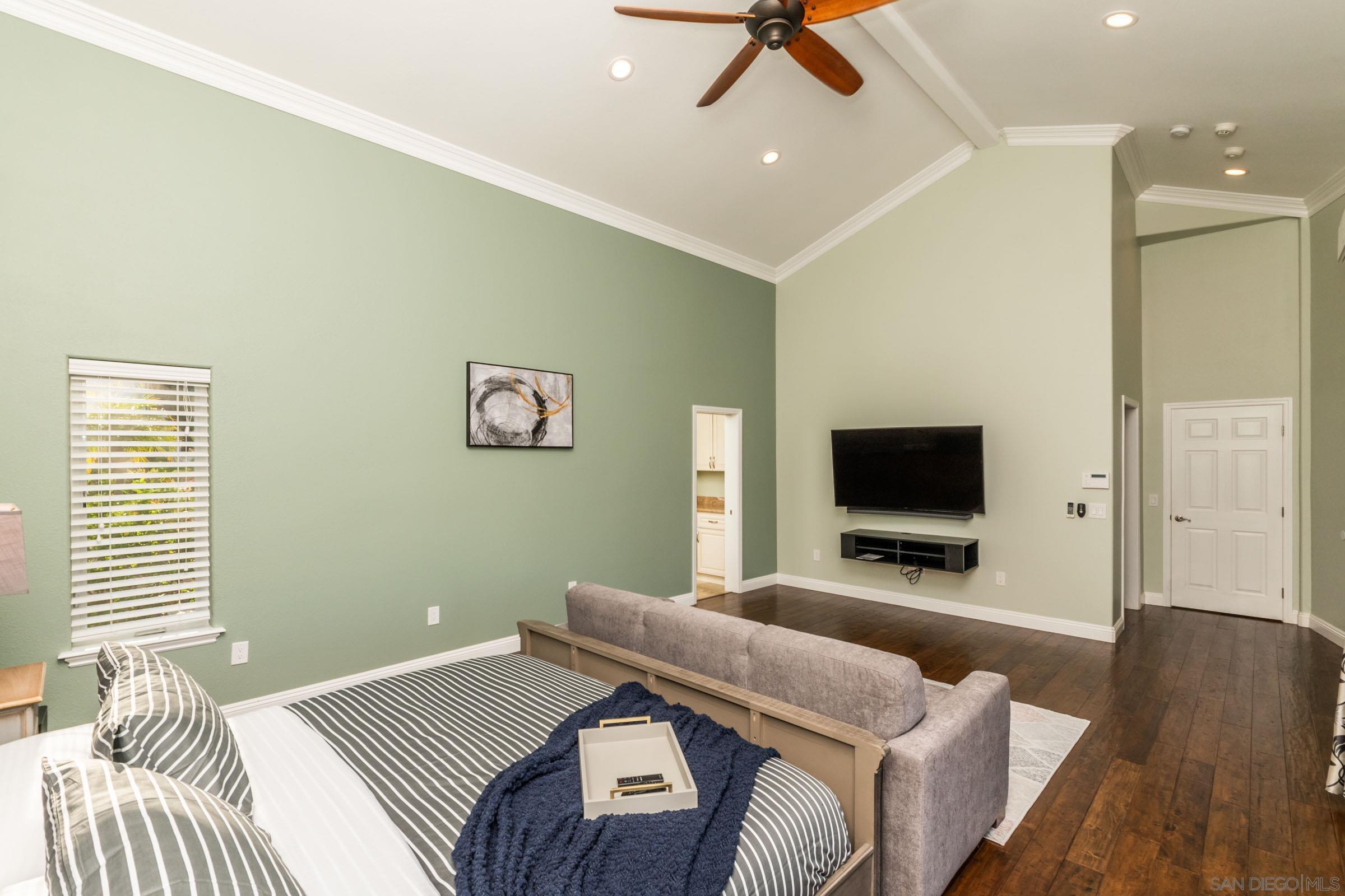 Detail Gallery Image 28 of 58 For 2340  Lomica Pl, Escondido,  CA 92029 - 6 Beds | 4 Baths