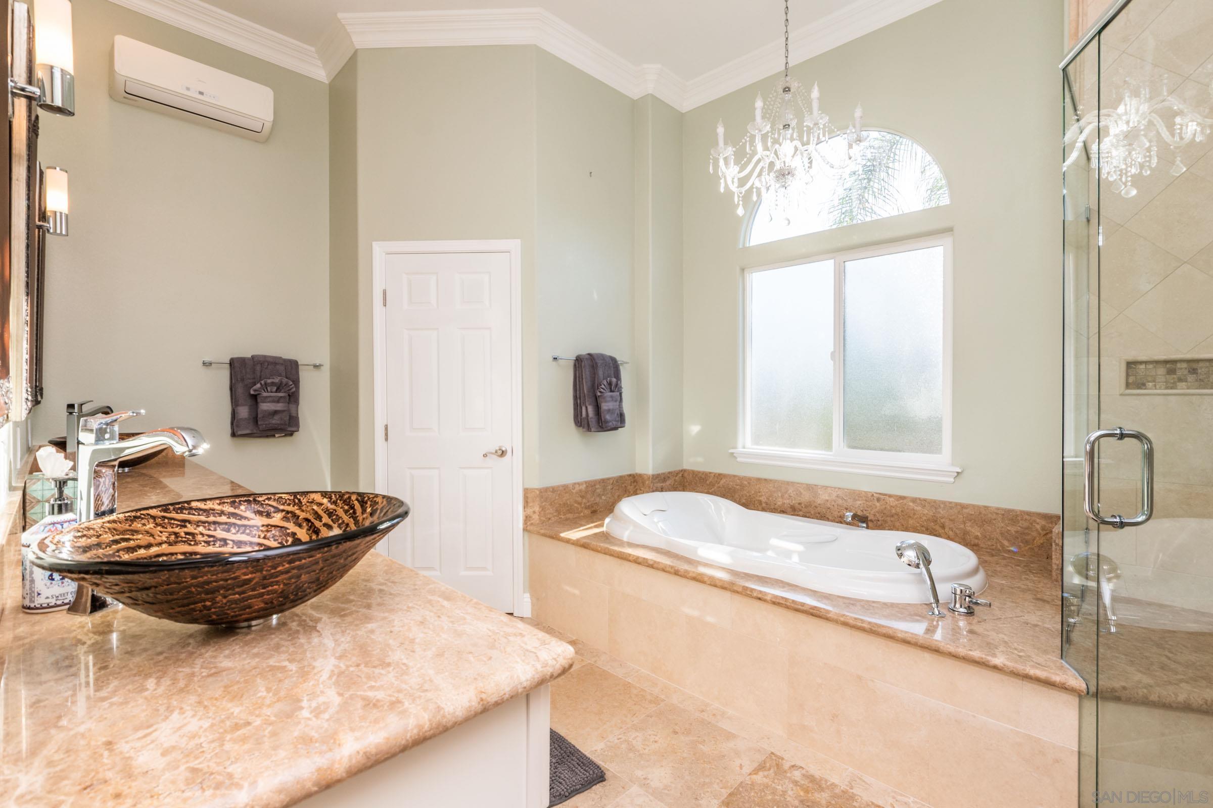 Detail Gallery Image 30 of 58 For 2340  Lomica Pl, Escondido,  CA 92029 - 6 Beds | 4 Baths