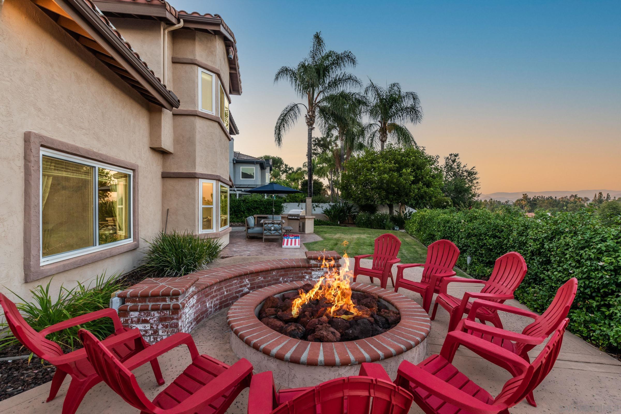 Detail Gallery Image 4 of 58 For 2340  Lomica Pl, Escondido,  CA 92029 - 6 Beds | 4 Baths