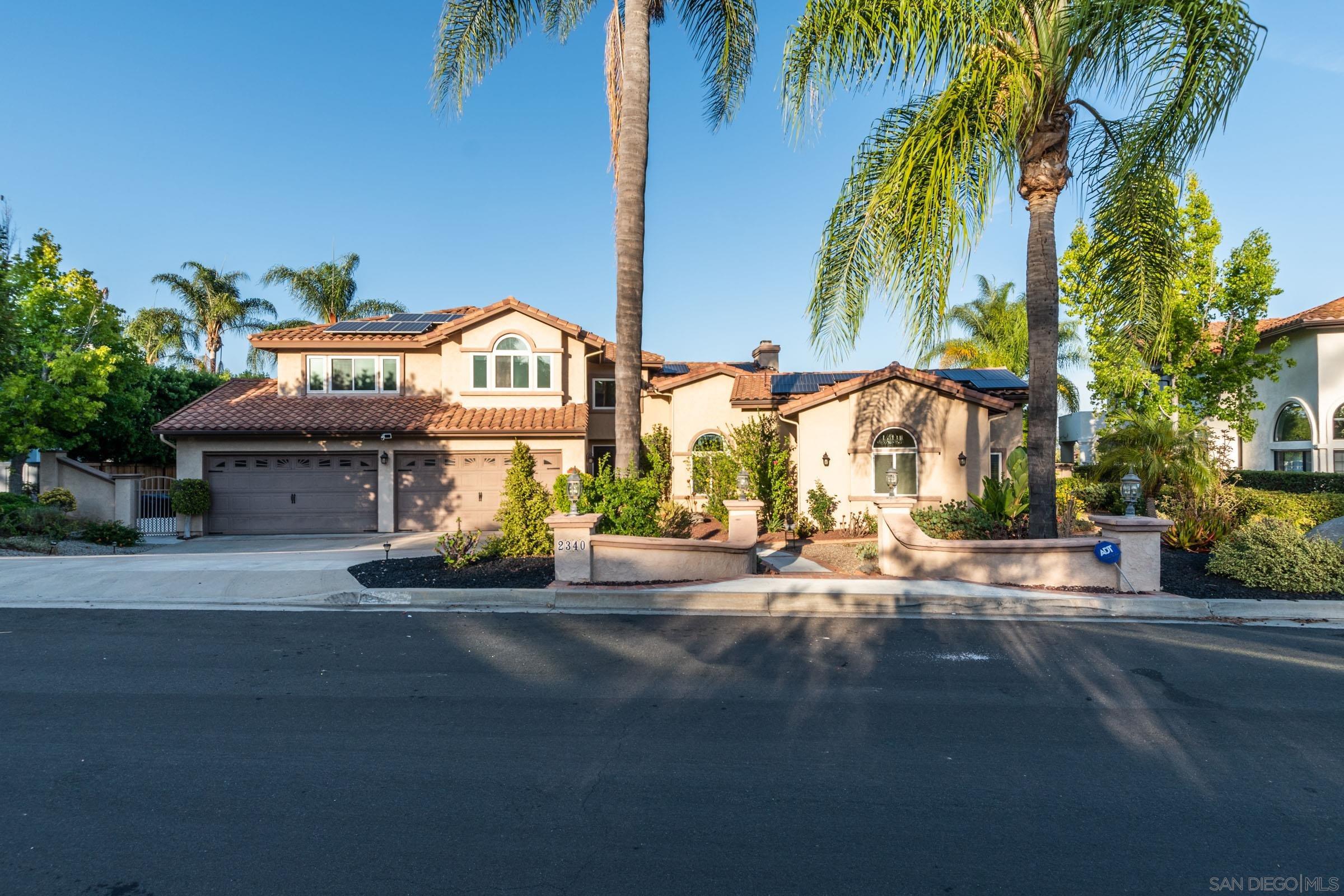 Detail Gallery Image 5 of 58 For 2340  Lomica Pl, Escondido,  CA 92029 - 6 Beds | 4 Baths