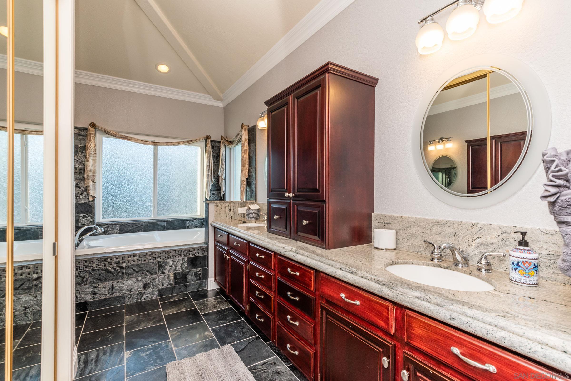 Detail Gallery Image 42 of 58 For 2340  Lomica Pl, Escondido,  CA 92029 - 6 Beds | 4 Baths