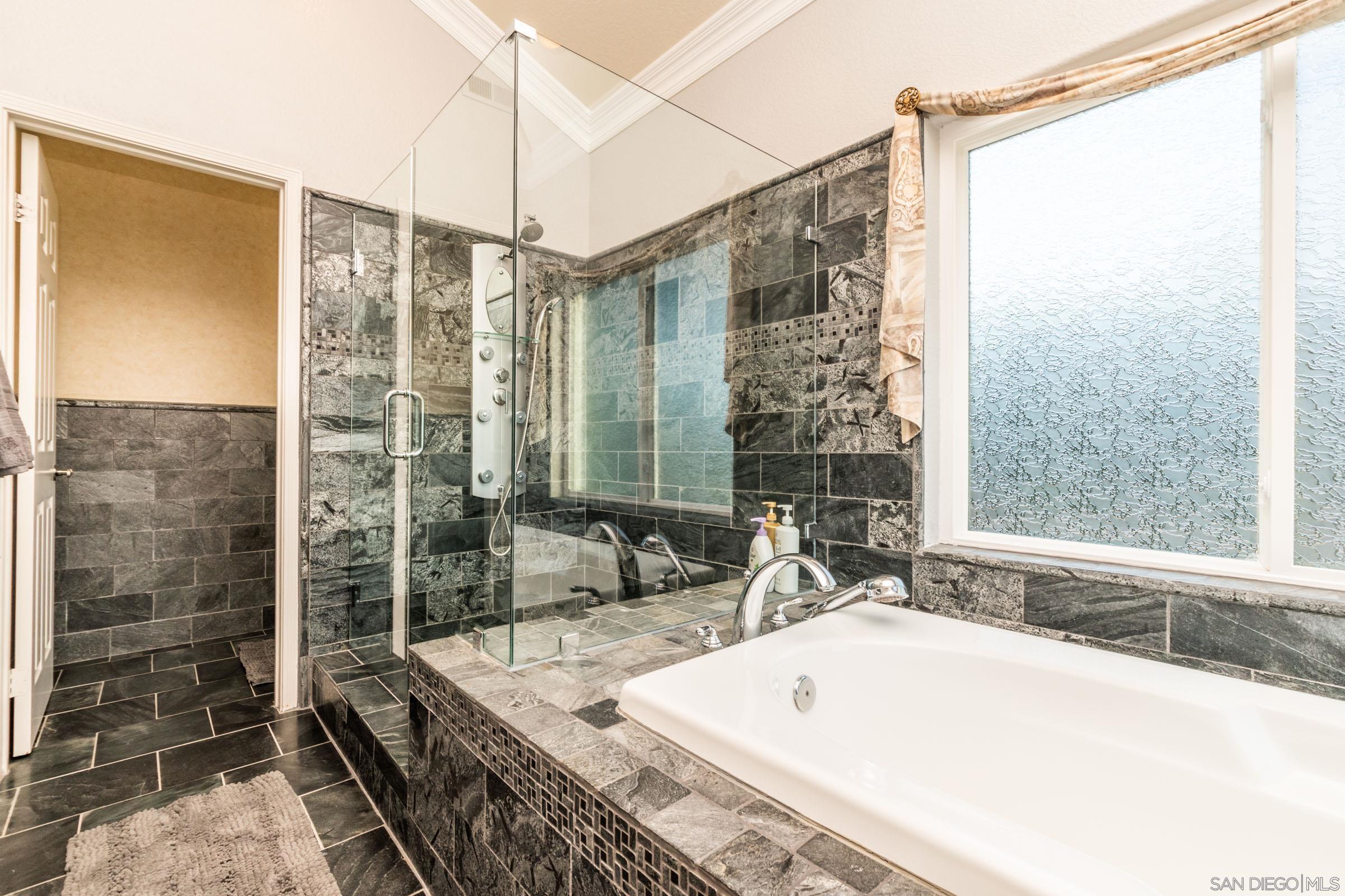 Detail Gallery Image 43 of 58 For 2340  Lomica Pl, Escondido,  CA 92029 - 6 Beds | 4 Baths