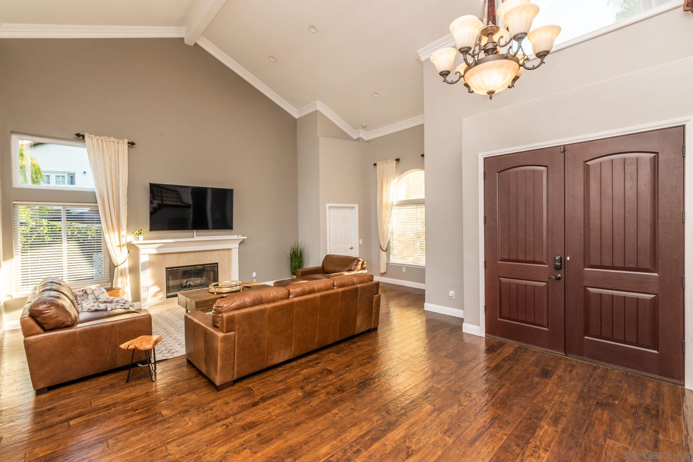 Detail Gallery Image 8 of 58 For 2340  Lomica Pl, Escondido,  CA 92029 - 6 Beds | 4 Baths