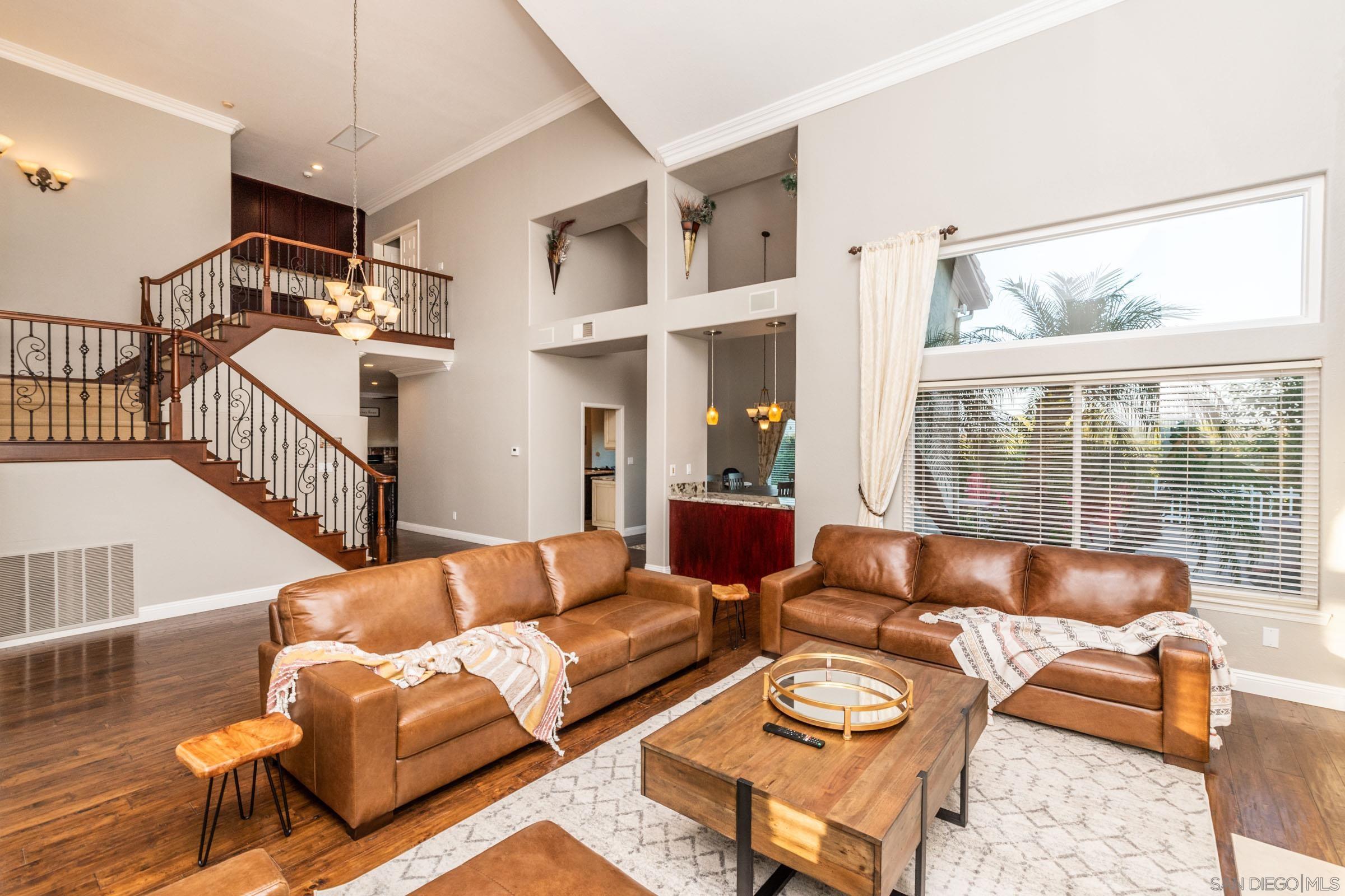 Detail Gallery Image 10 of 58 For 2340  Lomica Pl, Escondido,  CA 92029 - 6 Beds | 4 Baths