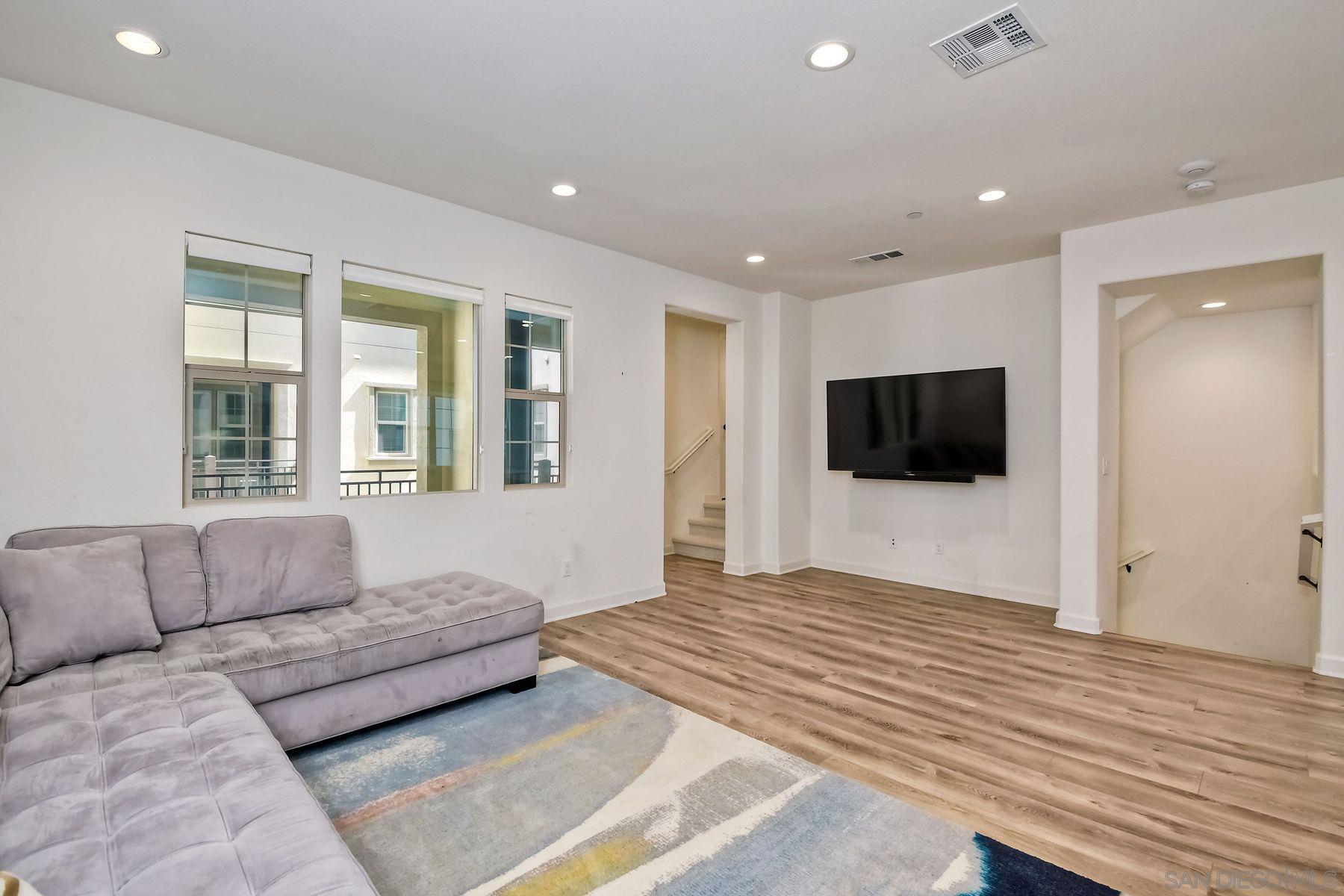 Detail Gallery Image 8 of 29 For 912  Slate St, San Marcos,  CA 92078 - 3 Beds | 2/1 Baths