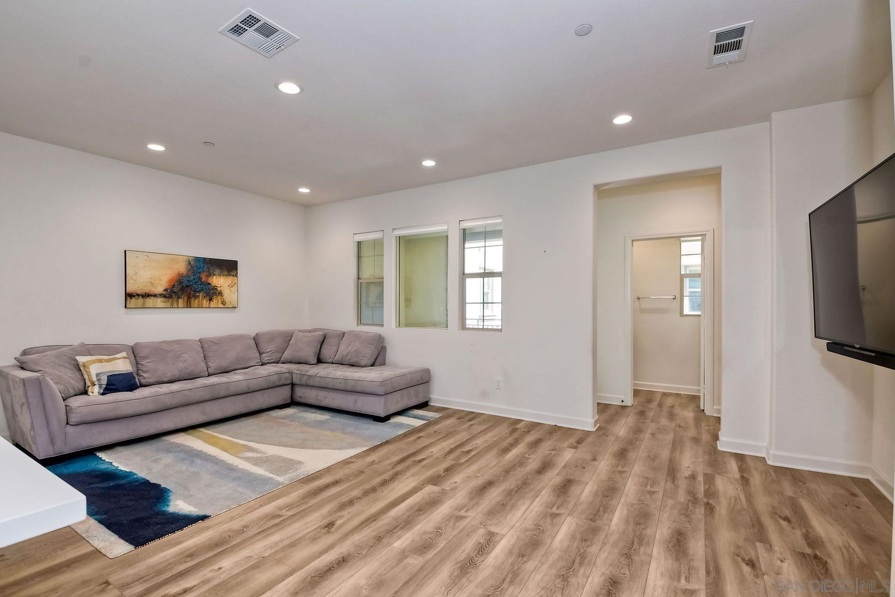 Detail Gallery Image 9 of 29 For 912  Slate St, San Marcos,  CA 92078 - 3 Beds | 2/1 Baths