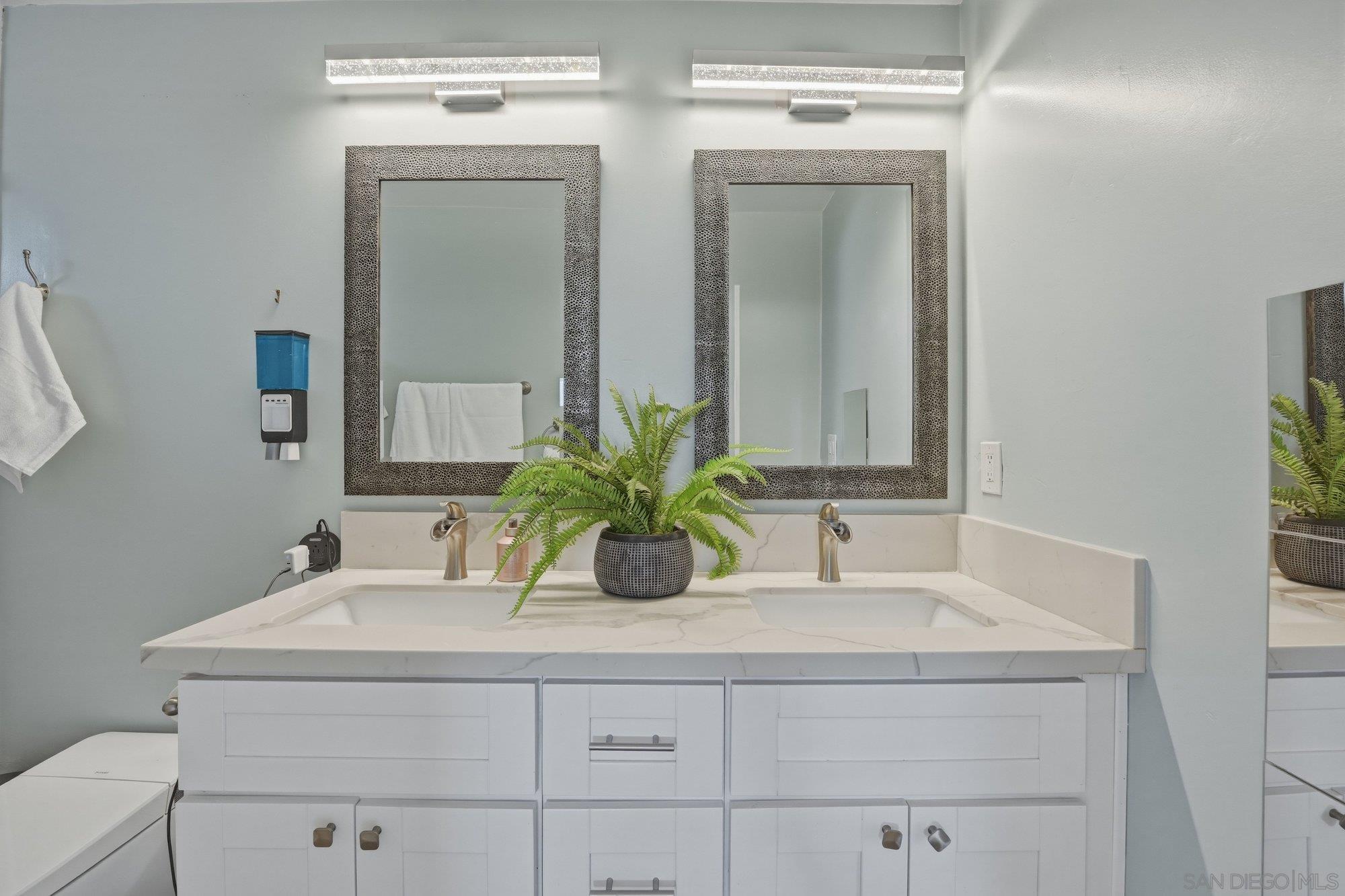 Detail Gallery Image 24 of 45 For 1761  Country Ln, Escondido,  CA 92025 - 4 Beds | 3 Baths