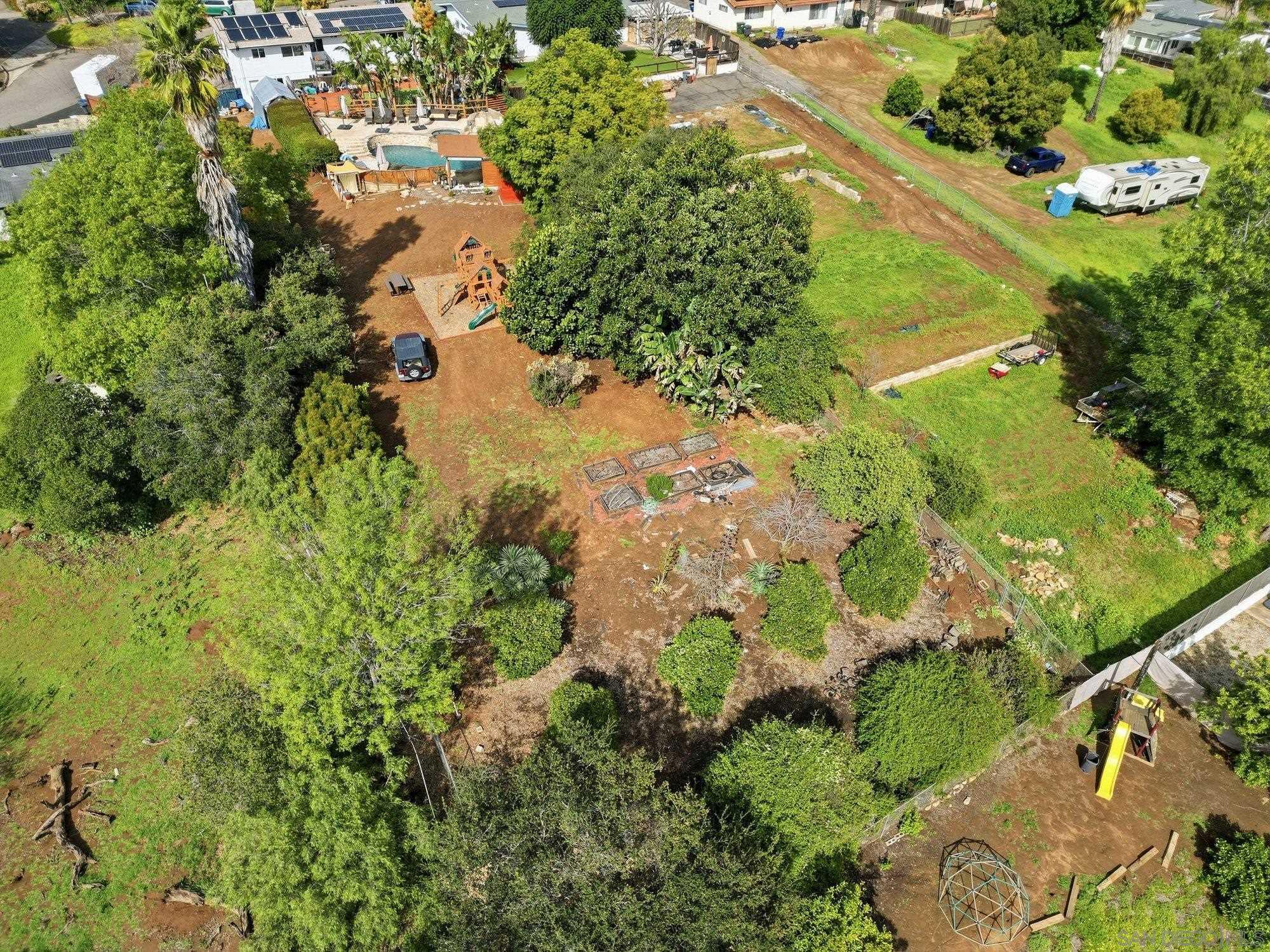 Detail Gallery Image 34 of 45 For 1761  Country Ln, Escondido,  CA 92025 - 4 Beds | 3 Baths