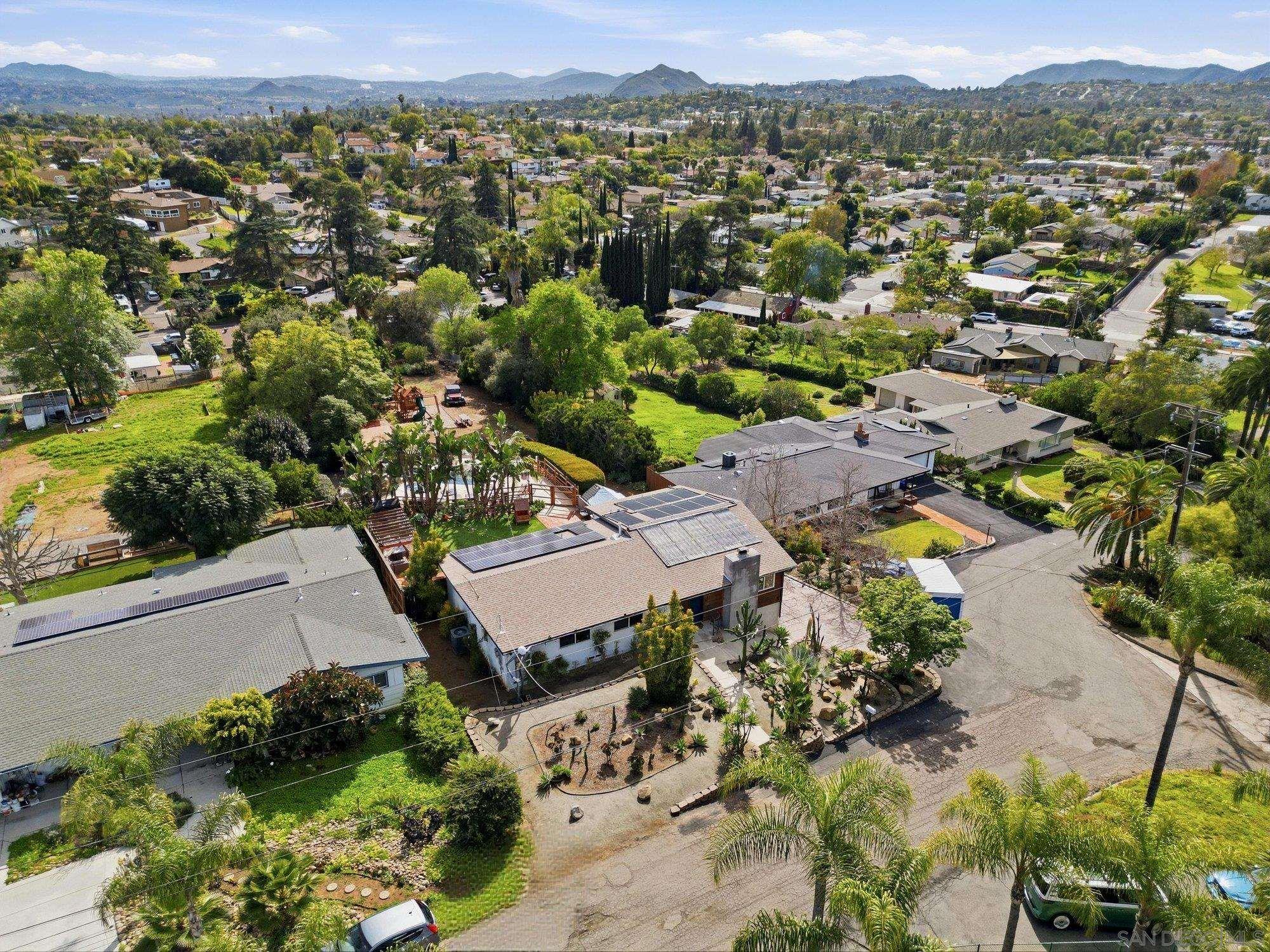 Detail Gallery Image 36 of 45 For 1761  Country Ln, Escondido,  CA 92025 - 4 Beds | 3 Baths