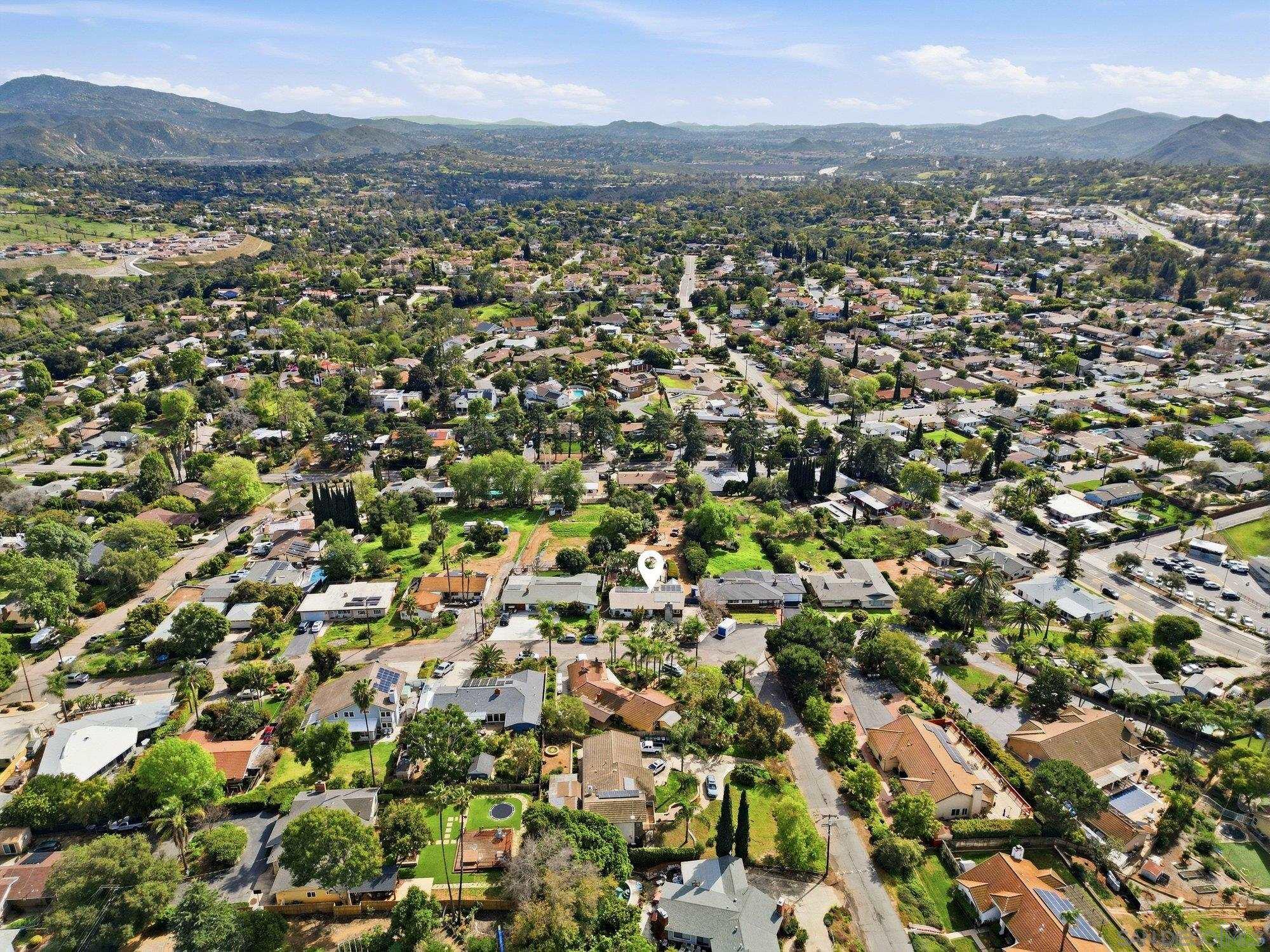 Detail Gallery Image 37 of 45 For 1761  Country Ln, Escondido,  CA 92025 - 4 Beds | 3 Baths