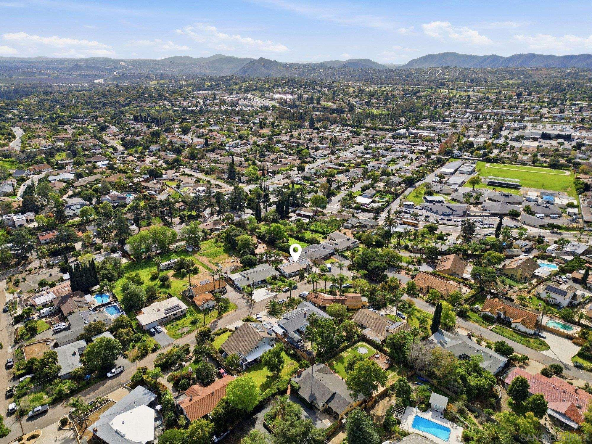 Detail Gallery Image 38 of 45 For 1761  Country Ln, Escondido,  CA 92025 - 4 Beds | 3 Baths