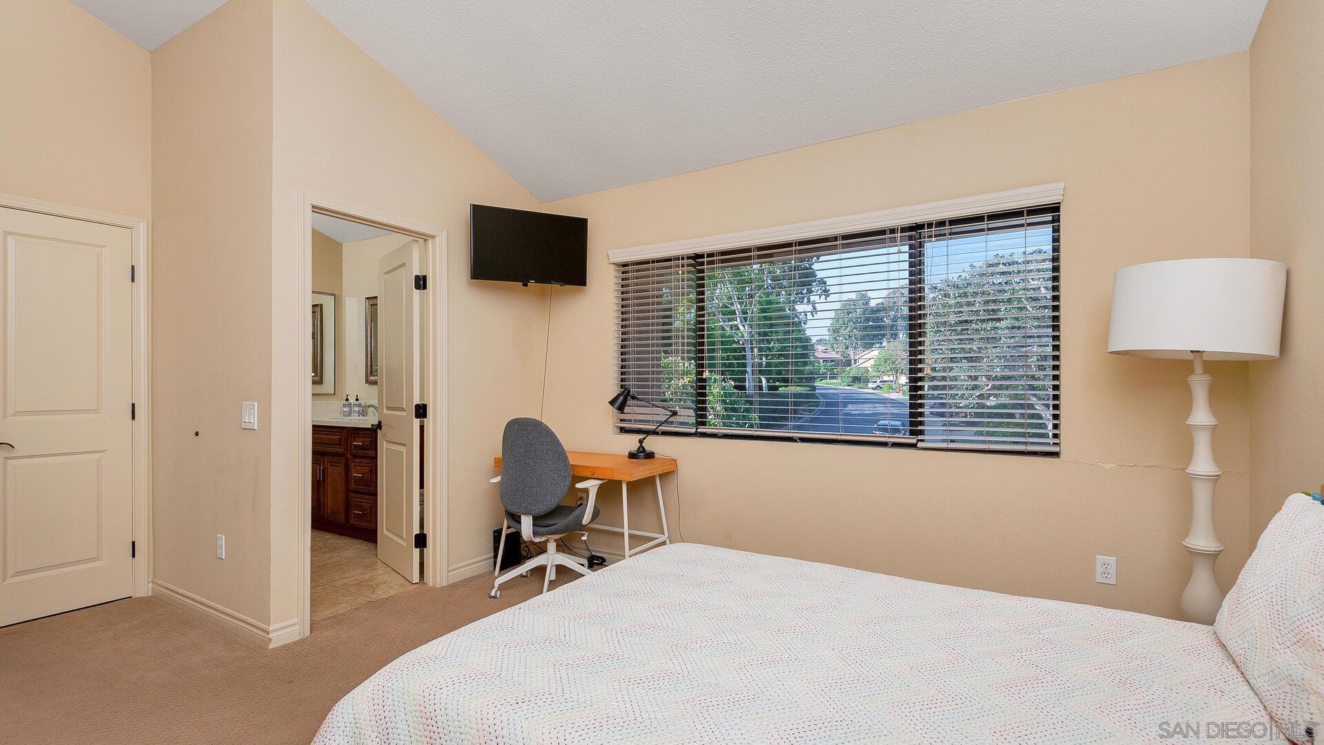 Detail Gallery Image 16 of 44 For 2559  Caminito Muirfield, La Jolla,  CA 92037 - 3 Beds | 3 Baths