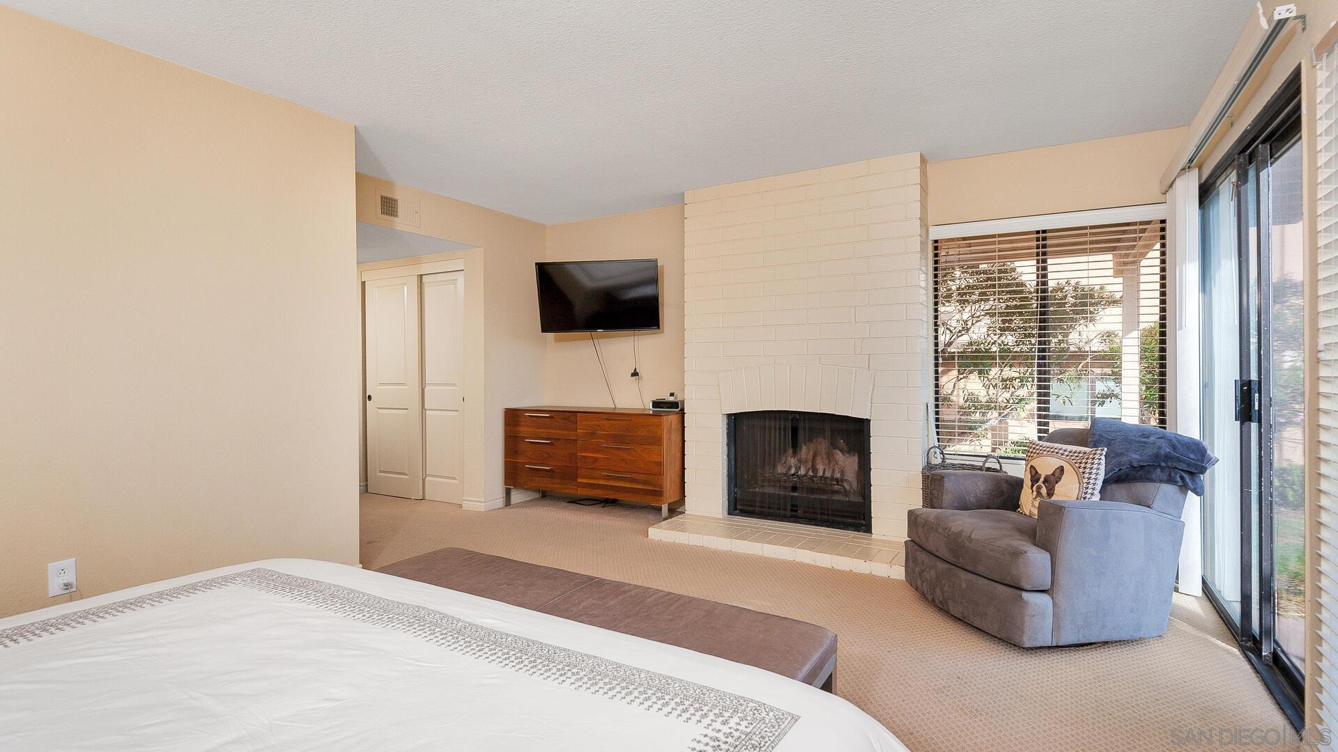 Detail Gallery Image 21 of 44 For 2559  Caminito Muirfield, La Jolla,  CA 92037 - 3 Beds | 3 Baths