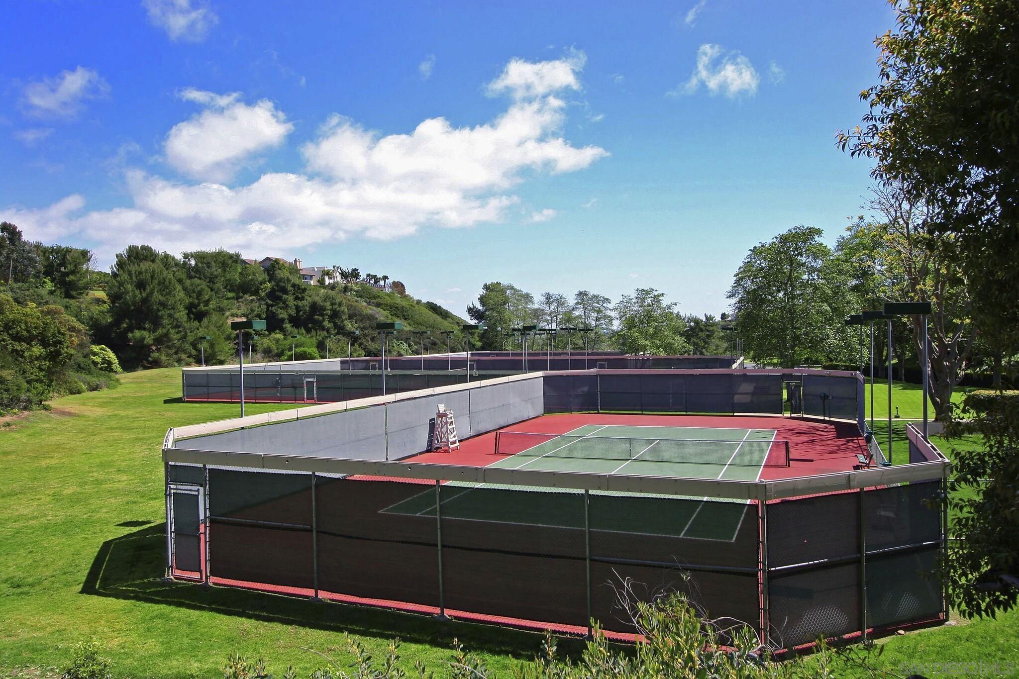 Detail Gallery Image 41 of 44 For 2559  Caminito Muirfield, La Jolla,  CA 92037 - 3 Beds | 3 Baths