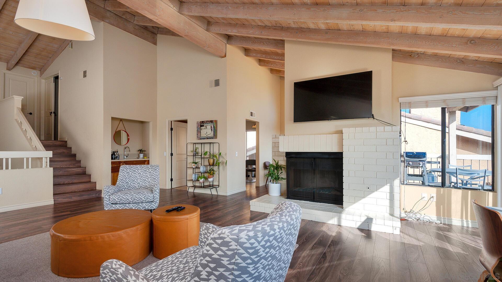 Detail Gallery Image 7 of 44 For 2559  Caminito Muirfield, La Jolla,  CA 92037 - 3 Beds | 3 Baths