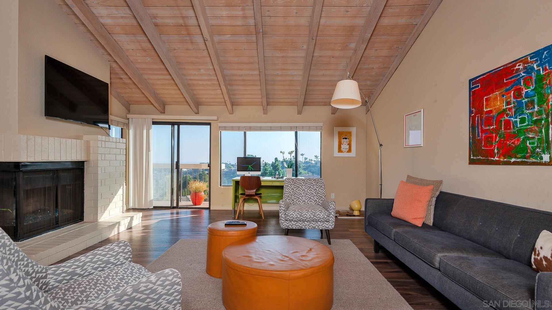 Detail Gallery Image 8 of 44 For 2559  Caminito Muirfield, La Jolla,  CA 92037 - 3 Beds | 3 Baths