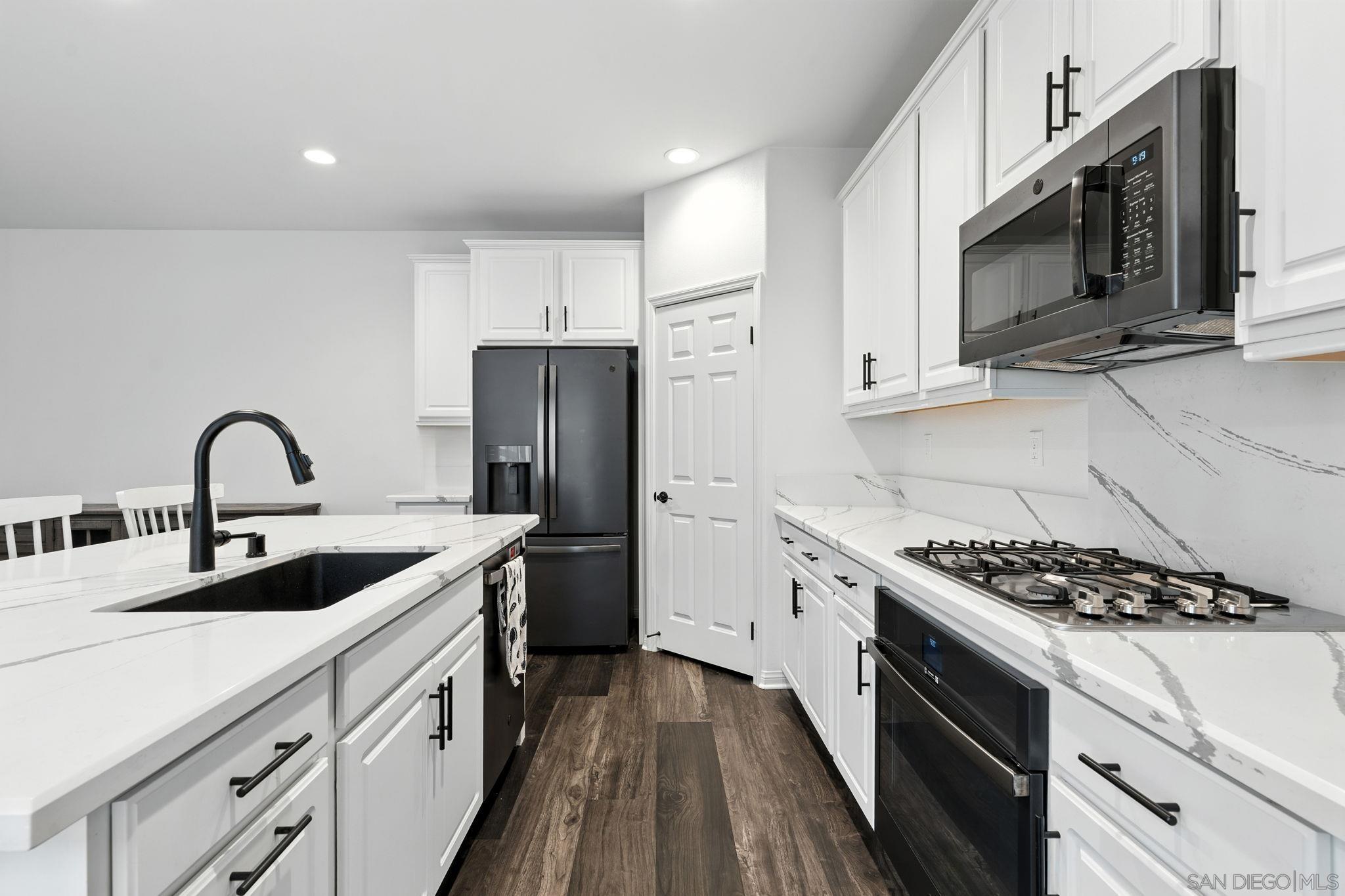 Detail Gallery Image 13 of 47 For 32005  Radiant Dr, Temecula,  CA 92591 - 3 Beds | 2/1 Baths