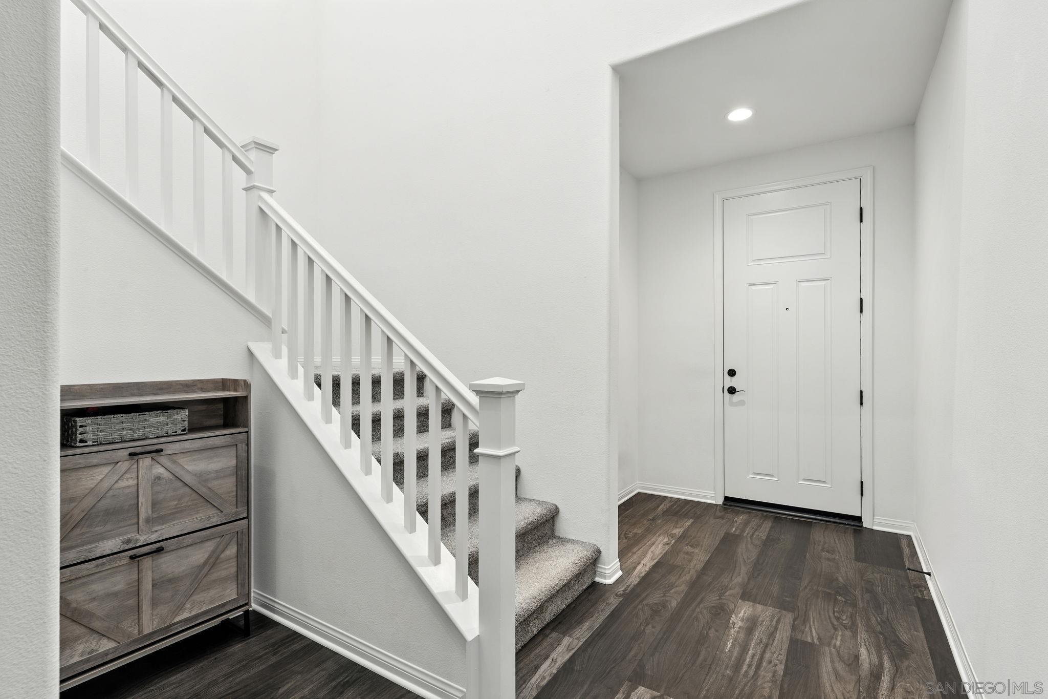 Detail Gallery Image 4 of 47 For 32005  Radiant Dr, Temecula,  CA 92591 - 3 Beds | 2/1 Baths