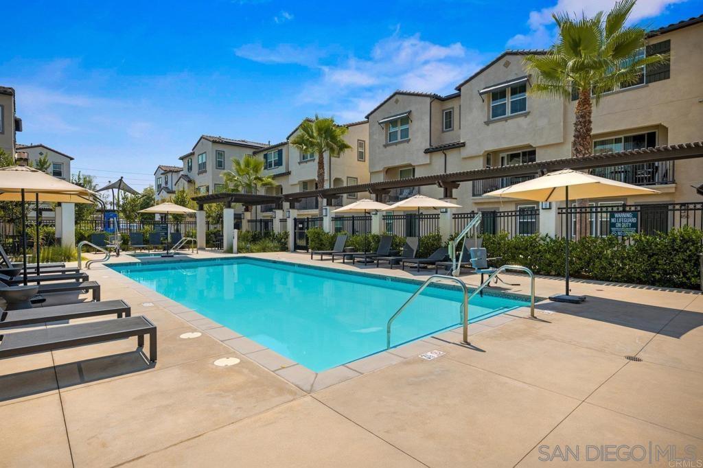 Detail Gallery Image 6 of 12 For 408  Carina Gln, Escondido,  CA 92025 - 4 Beds | 3/1 Baths