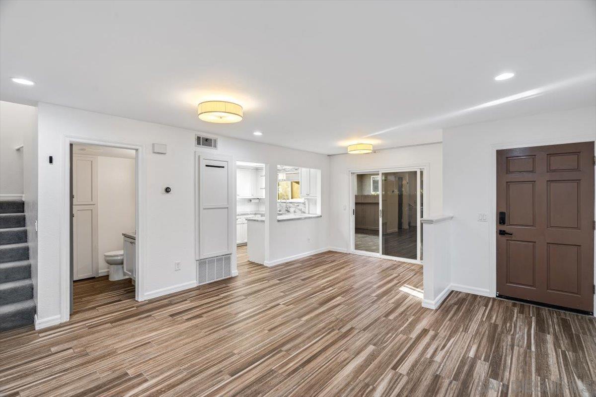 Detail Gallery Image 4 of 51 For 7453  Fortuna Vista Ct  #36,  Santee,  CA 92071 - 3 Beds | 2/1 Baths