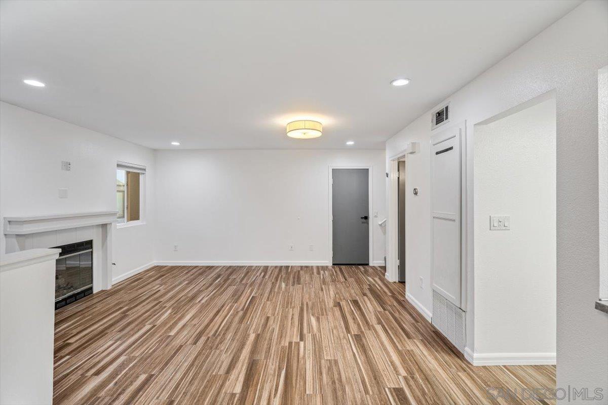 Detail Gallery Image 6 of 51 For 7453  Fortuna Vista Ct  #36,  Santee,  CA 92071 - 3 Beds | 2/1 Baths