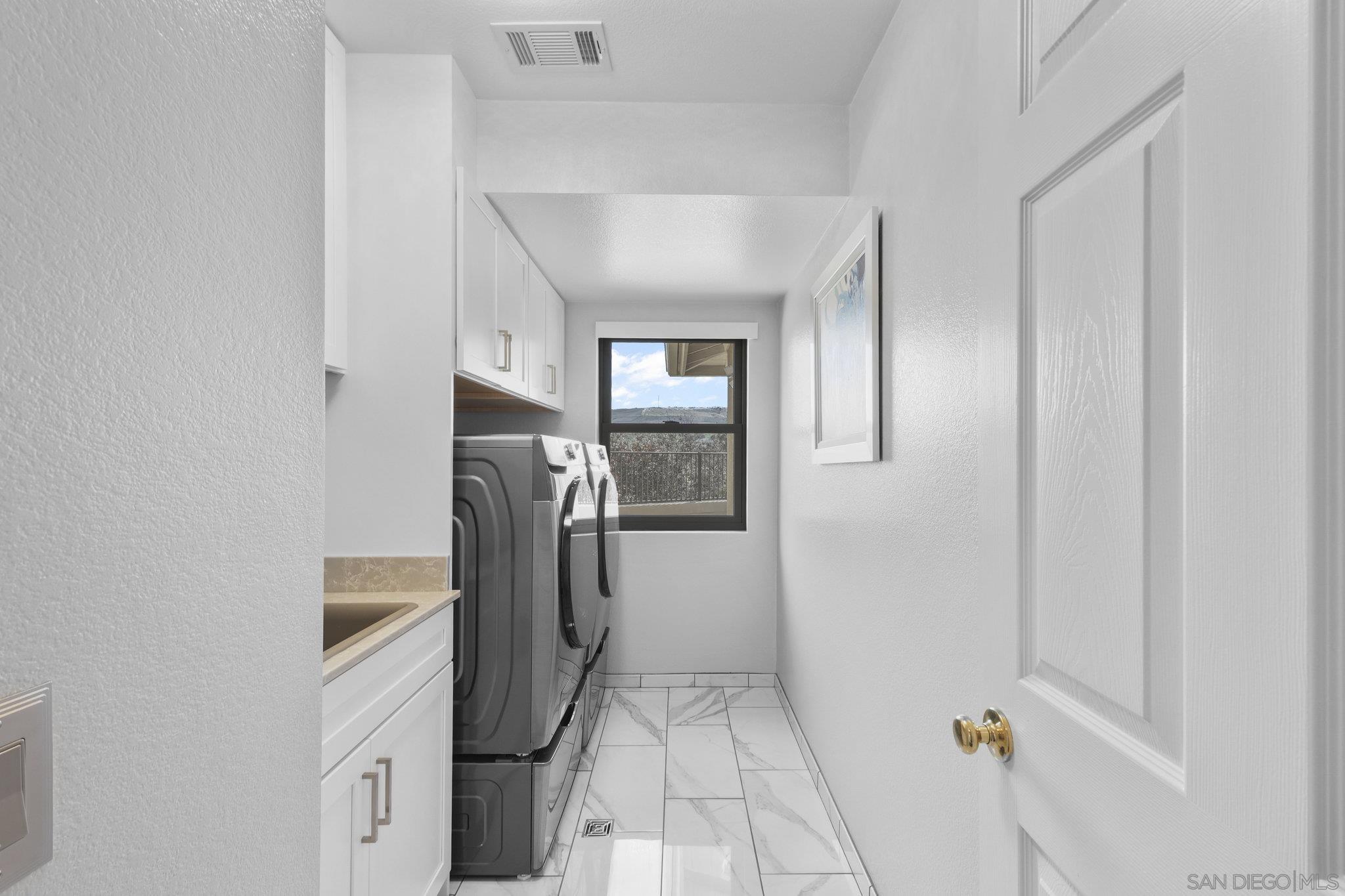 Detail Gallery Image 15 of 52 For 1519  Taber Dr, Chula Vista,  CA 91911 - 4 Beds | 2/1 Baths