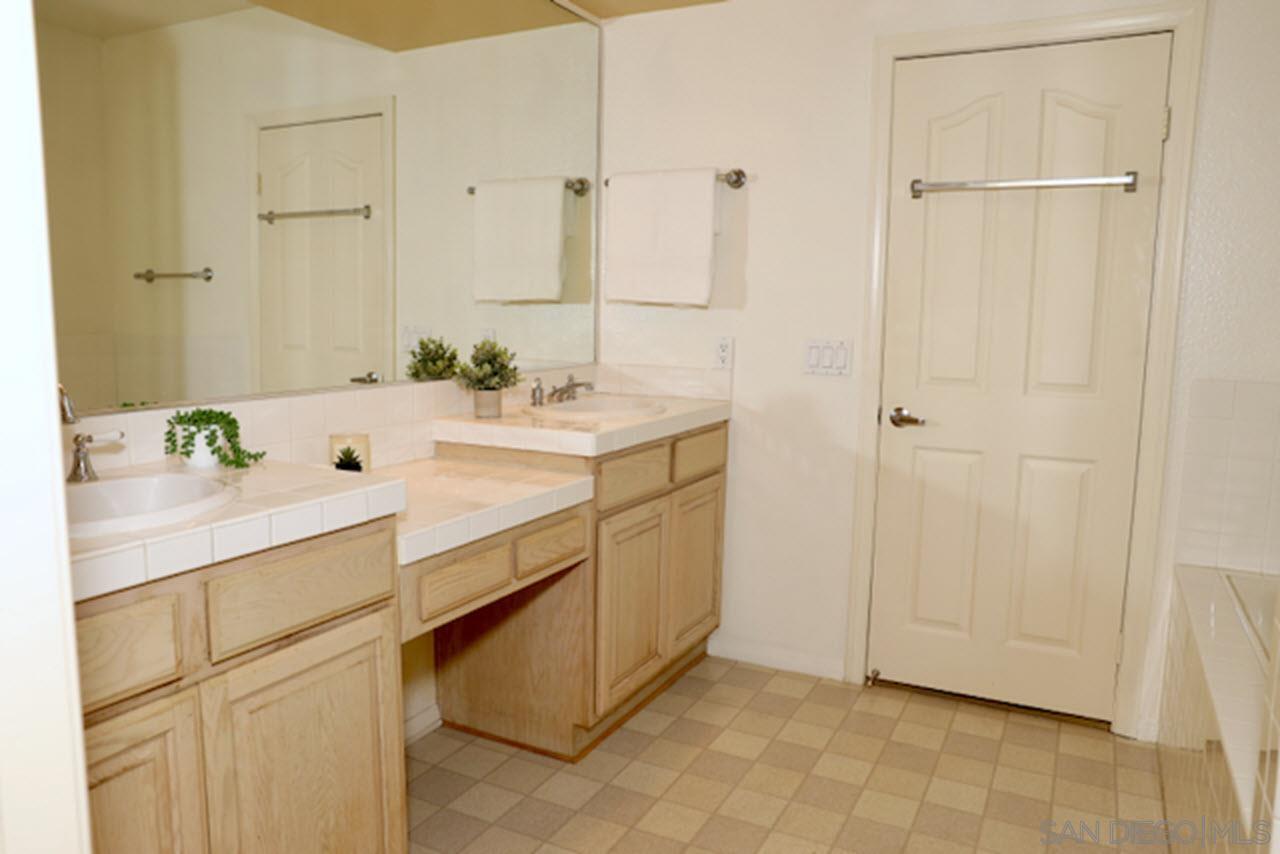 Detail Gallery Image 30 of 34 For 2862  Torrey Pines Rd, La Jolla,  CA 92037 - 3 Beds | 3 Baths