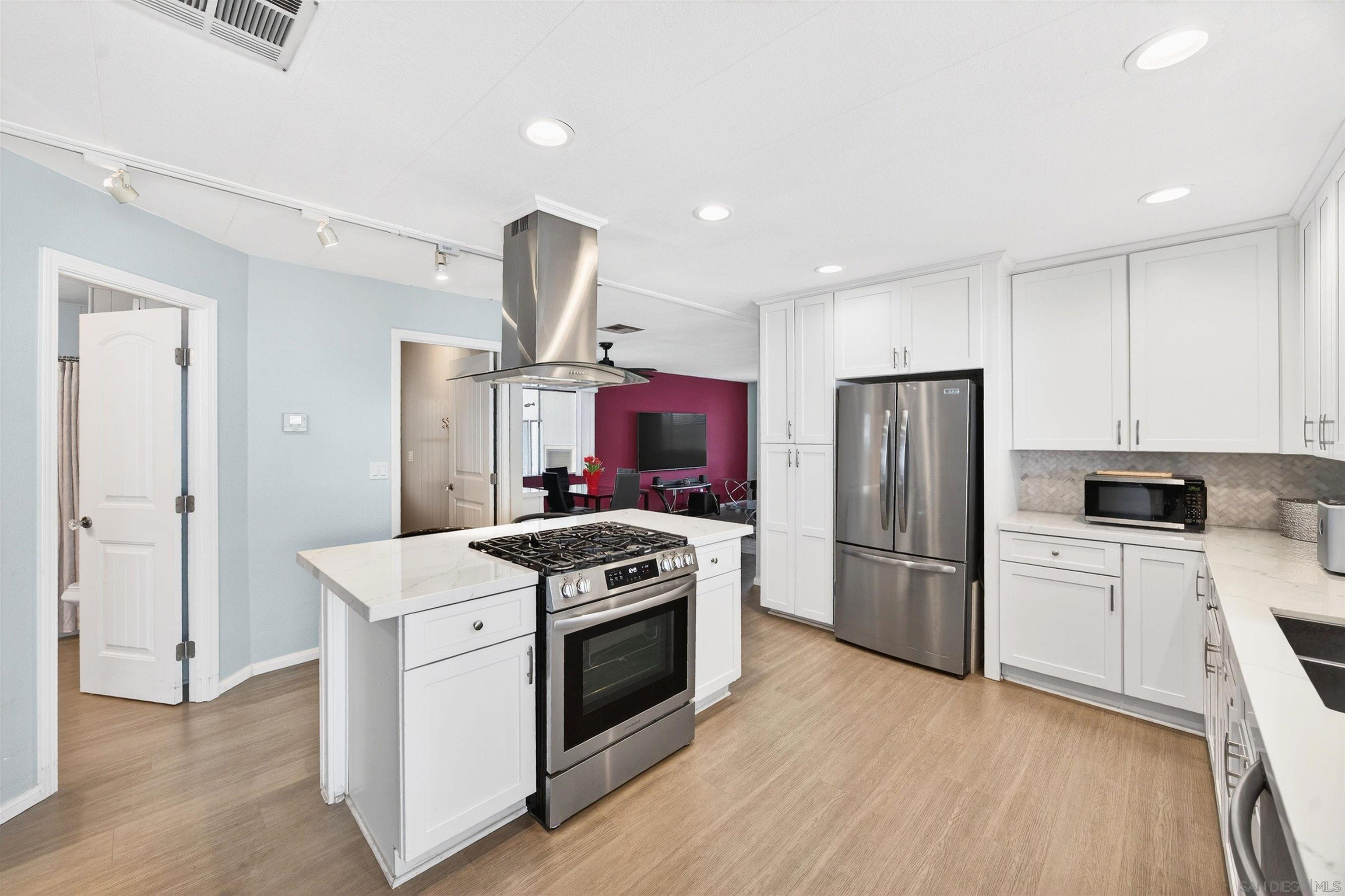 Front Image Thumbnail for SD260003313