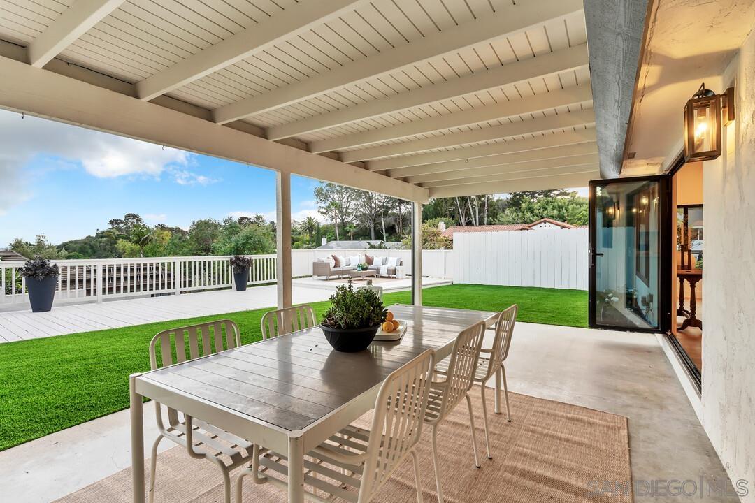 Detail Gallery Image 11 of 74 For 2105  Harbour Heights Rd, San Diego,  CA 92109 - 4 Beds | 2 Baths