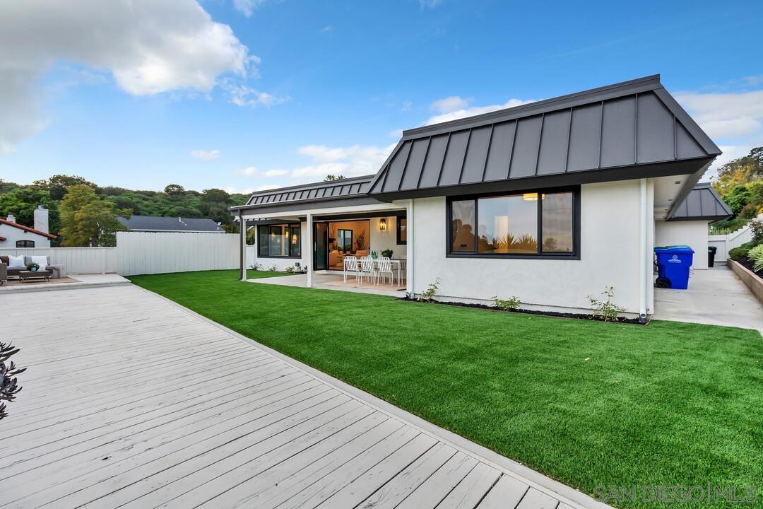 Detail Gallery Image 12 of 74 For 2105  Harbour Heights Rd, San Diego,  CA 92109 - 4 Beds | 2 Baths