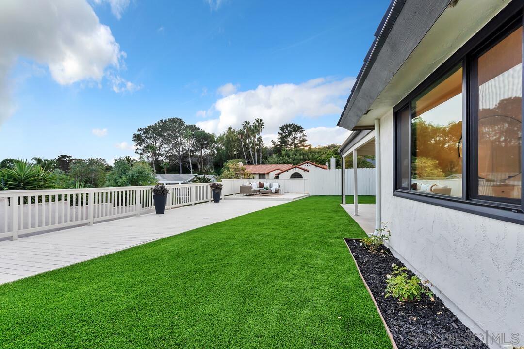 Detail Gallery Image 13 of 74 For 2105  Harbour Heights Rd, San Diego,  CA 92109 - 4 Beds | 2 Baths