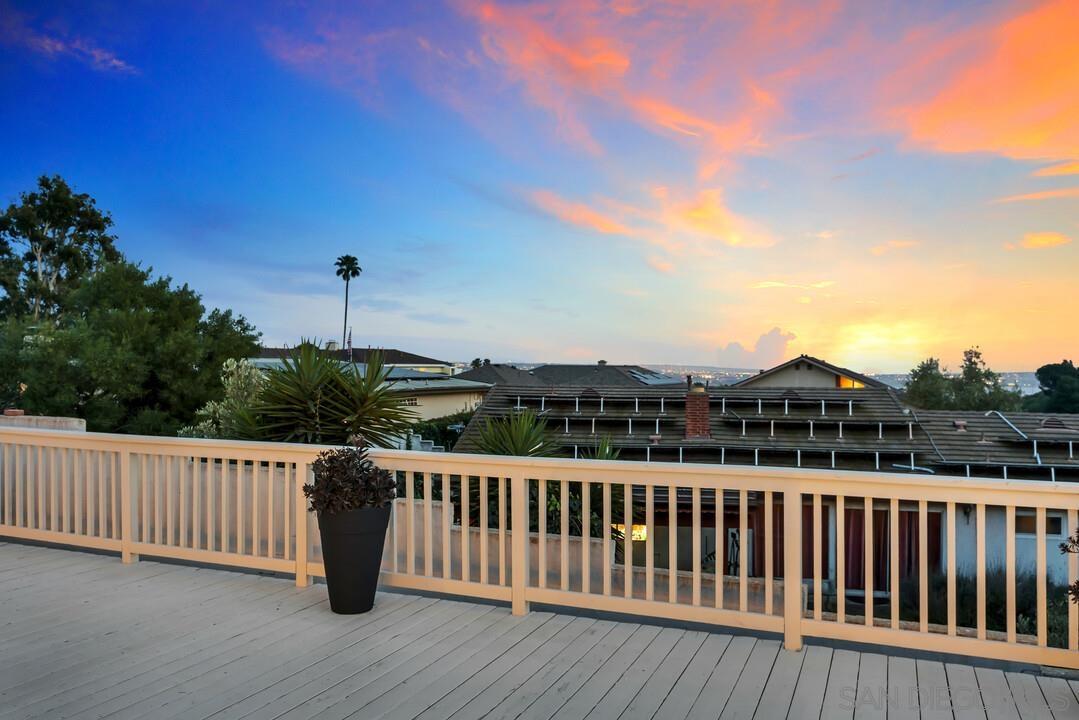 Detail Gallery Image 14 of 74 For 2105  Harbour Heights Rd, San Diego,  CA 92109 - 4 Beds | 2 Baths