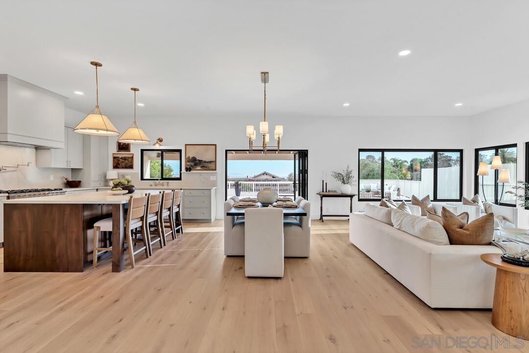 Detail Gallery Image 22 of 74 For 2105  Harbour Heights Rd, San Diego,  CA 92109 - 4 Beds | 2 Baths