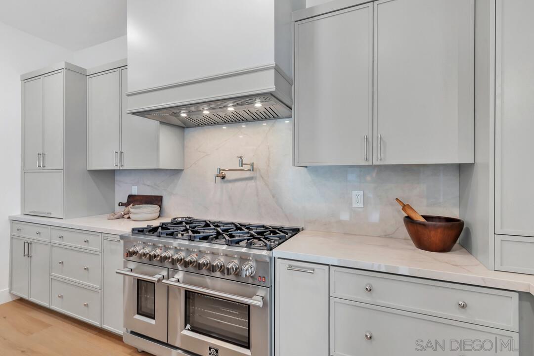 Detail Gallery Image 34 of 74 For 2105  Harbour Heights Rd, San Diego,  CA 92109 - 4 Beds | 2 Baths