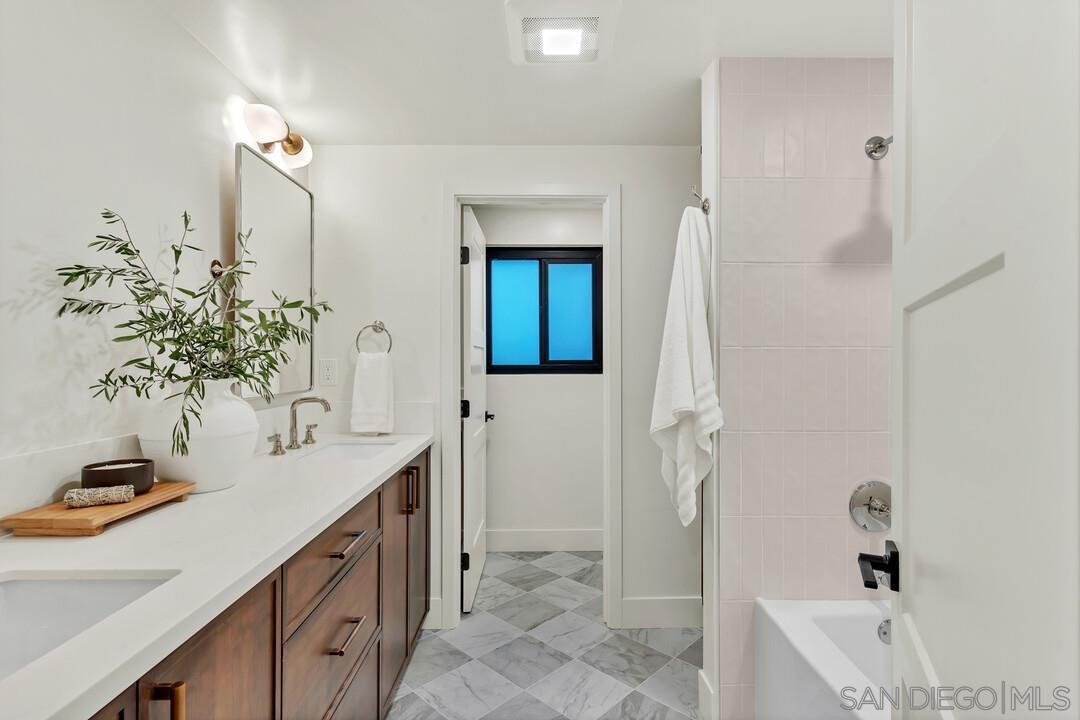 Detail Gallery Image 61 of 74 For 2105  Harbour Heights Rd, San Diego,  CA 92109 - 4 Beds | 2 Baths