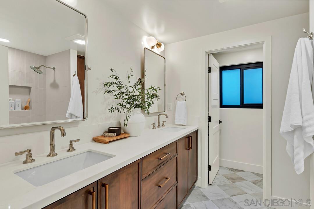 Detail Gallery Image 62 of 74 For 2105  Harbour Heights Rd, San Diego,  CA 92109 - 4 Beds | 2 Baths