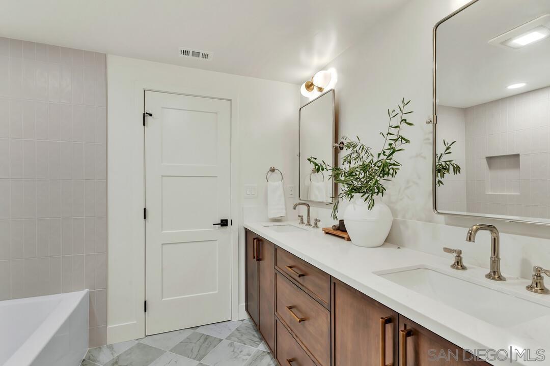 Detail Gallery Image 63 of 74 For 2105  Harbour Heights Rd, San Diego,  CA 92109 - 4 Beds | 2 Baths