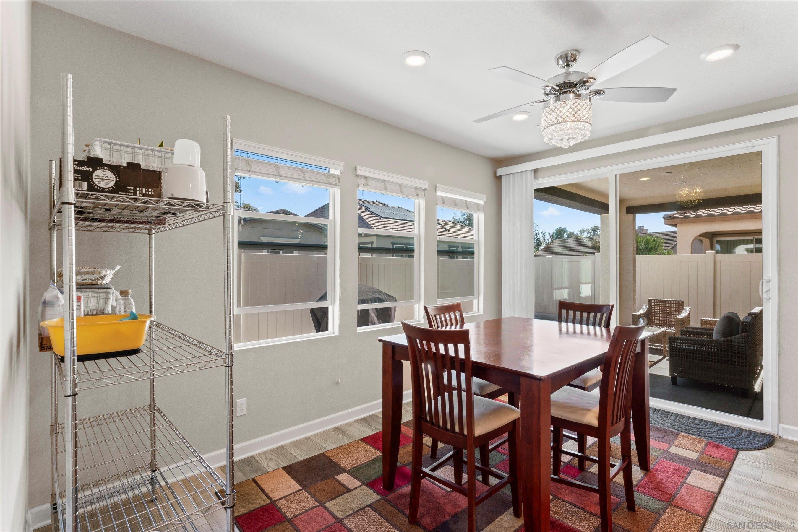 Detail Gallery Image 11 of 39 For 675  Grant Ct, Vista,  CA 92083 - 5 Beds | 4 Baths