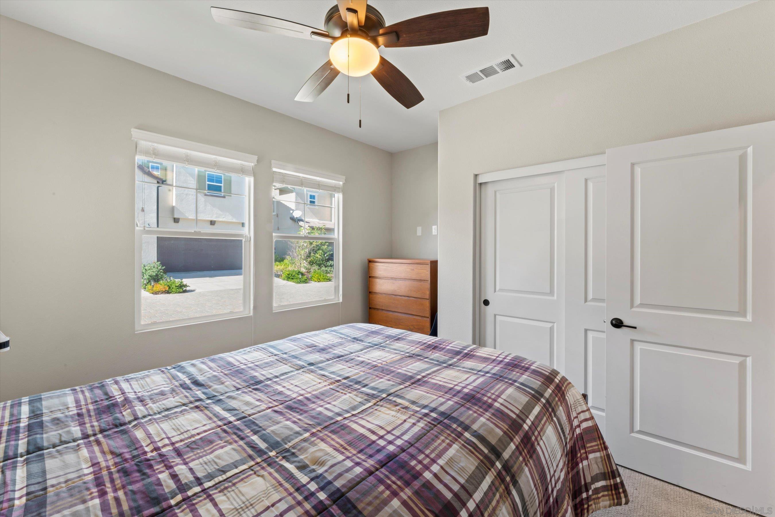 Detail Gallery Image 14 of 35 For 675  Grant Ct, Vista,  CA 92083 - 5 Beds | 4 Baths