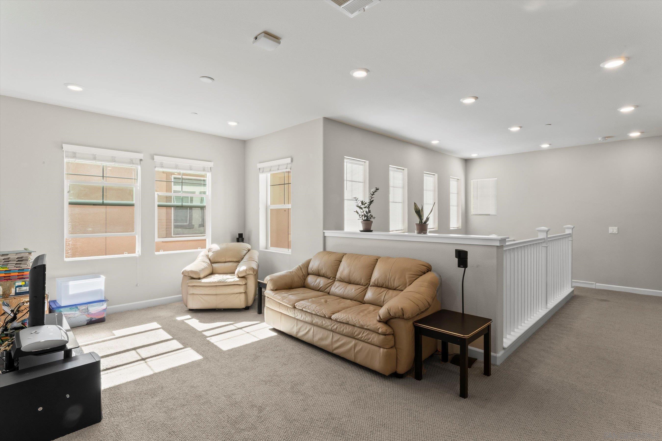 Detail Gallery Image 21 of 39 For 675  Grant Ct, Vista,  CA 92083 - 5 Beds | 4 Baths