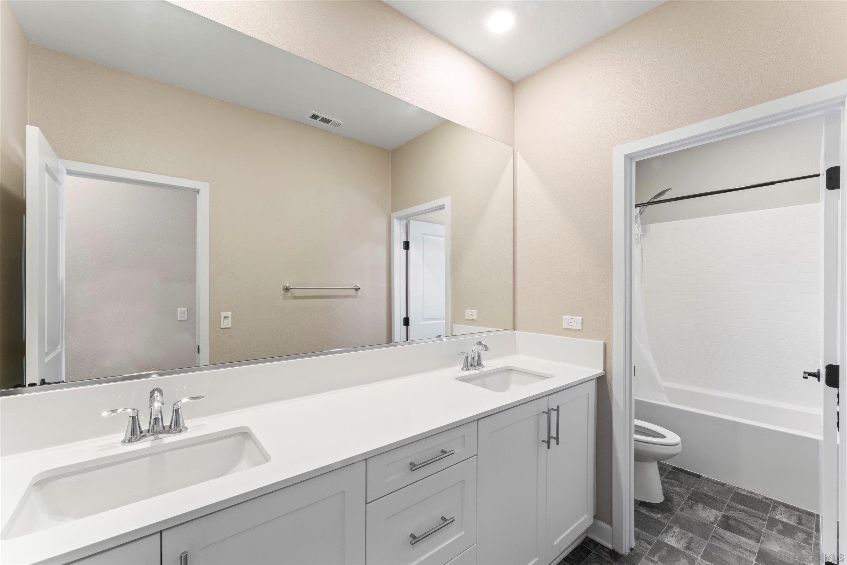 Detail Gallery Image 22 of 35 For 675  Grant Ct, Vista,  CA 92083 - 5 Beds | 4 Baths