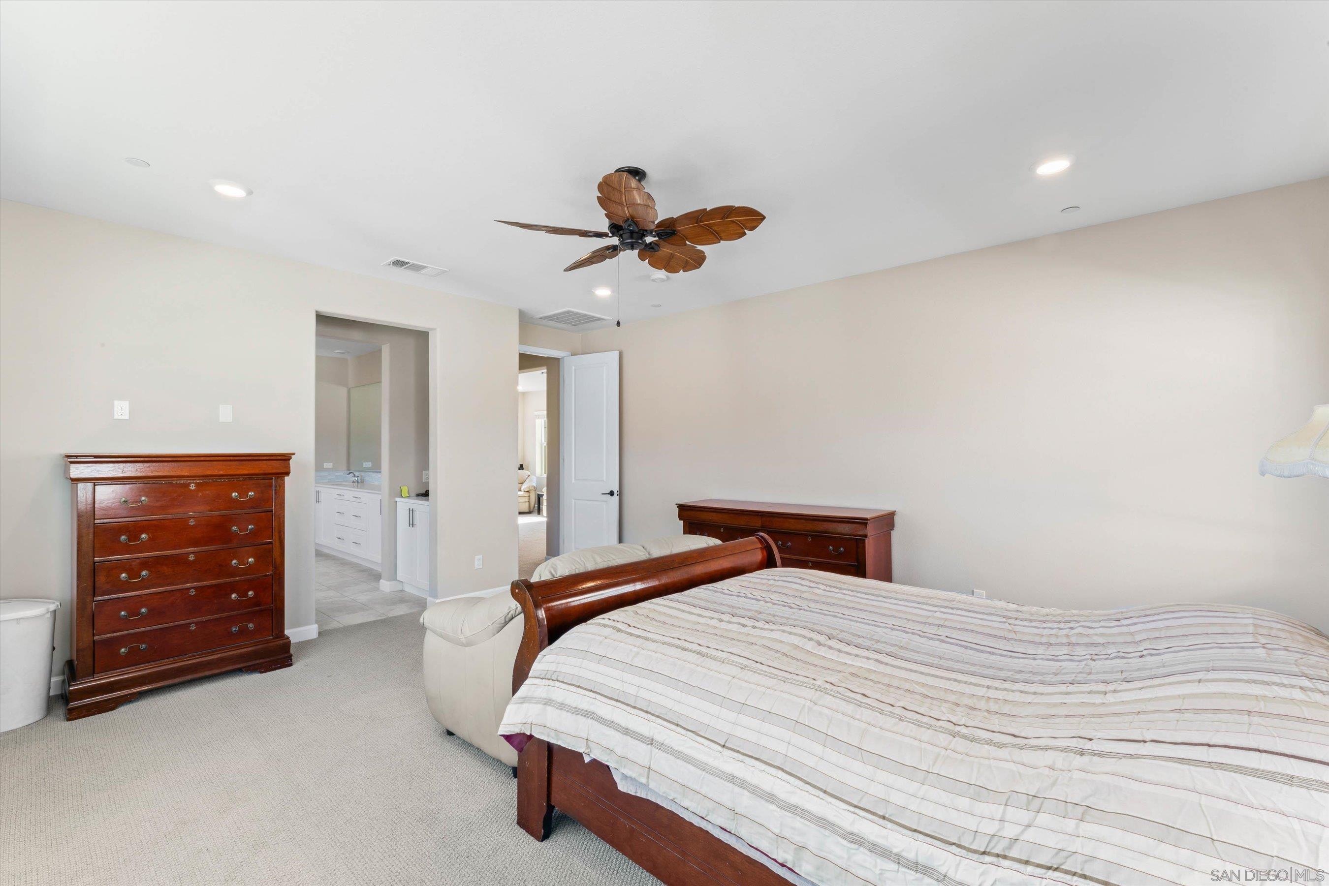 Detail Gallery Image 27 of 35 For 675  Grant Ct, Vista,  CA 92083 - 5 Beds | 4 Baths