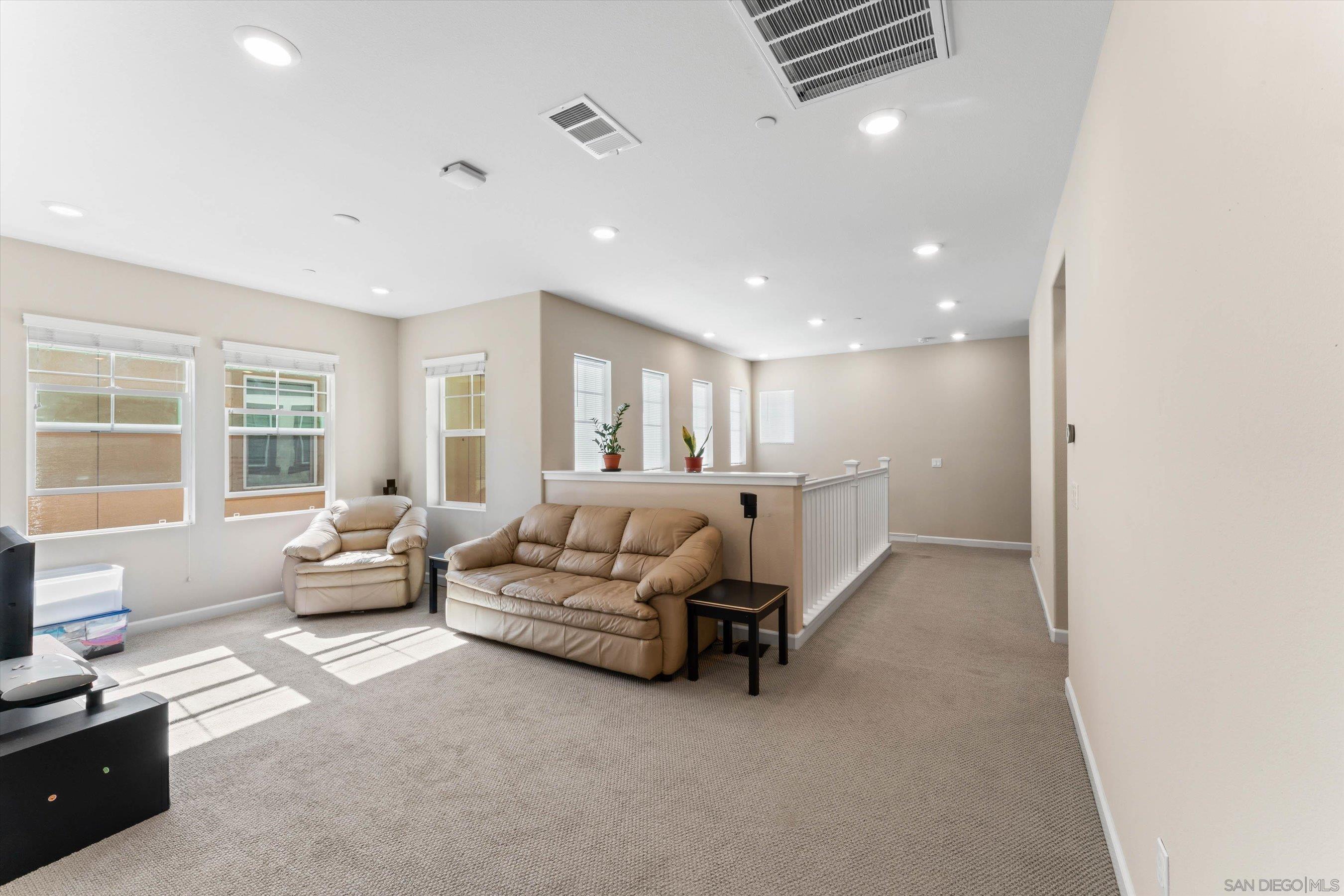 Detail Gallery Image 27 of 39 For 675  Grant Ct, Vista,  CA 92083 - 5 Beds | 4 Baths