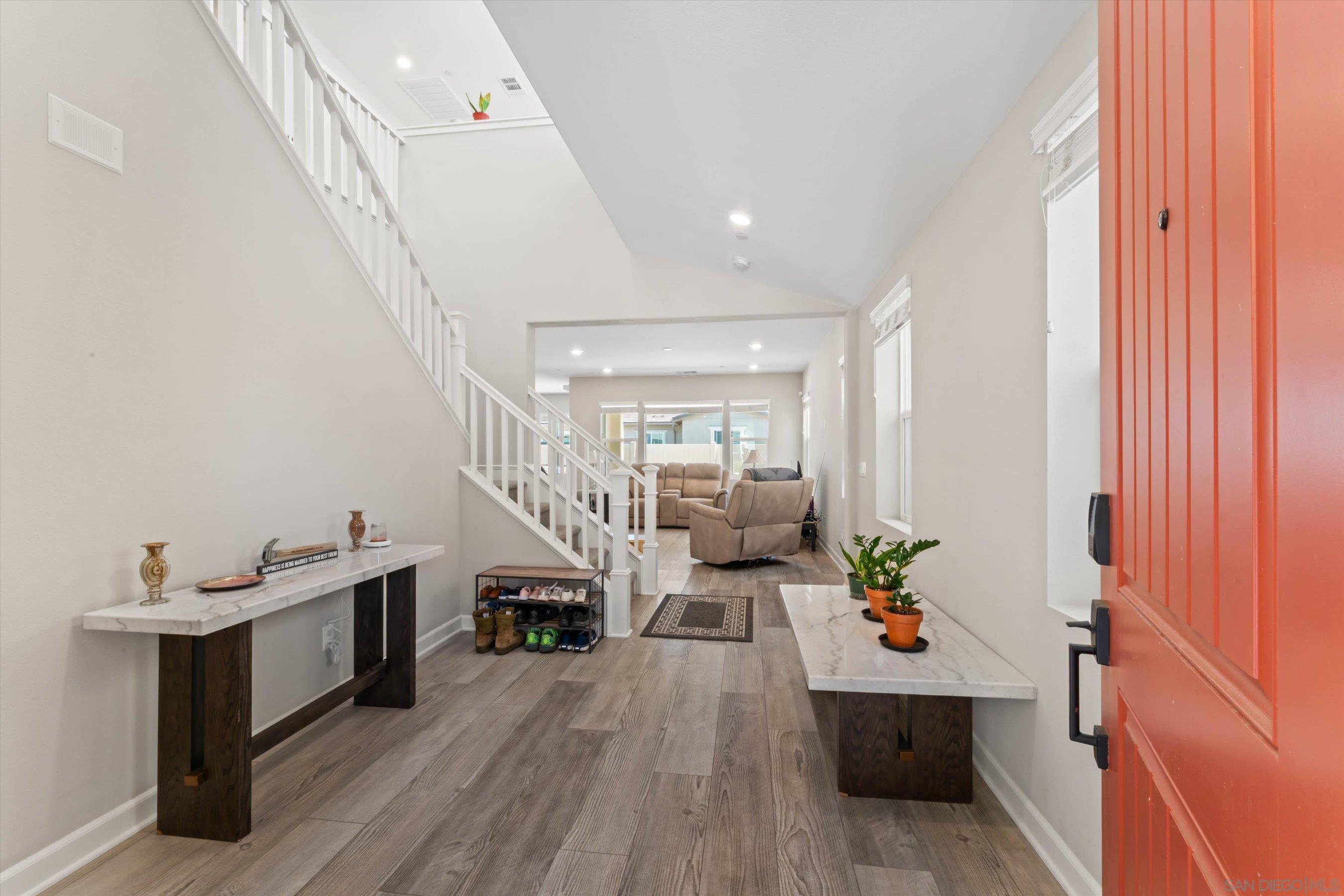 Detail Gallery Image 6 of 35 For 675  Grant Ct, Vista,  CA 92083 - 5 Beds | 4 Baths